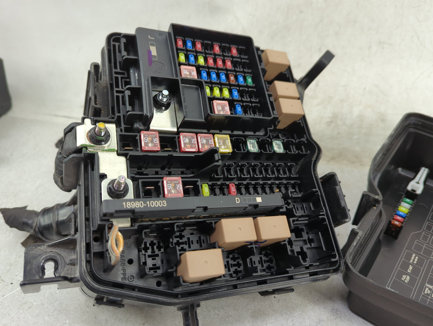 2023 Kia Sportage Fusebox Fuse Box Panel Relay Module P/N:91956-DW010 Fits OEM Used Auto Parts - Oemusedautoparts1.com