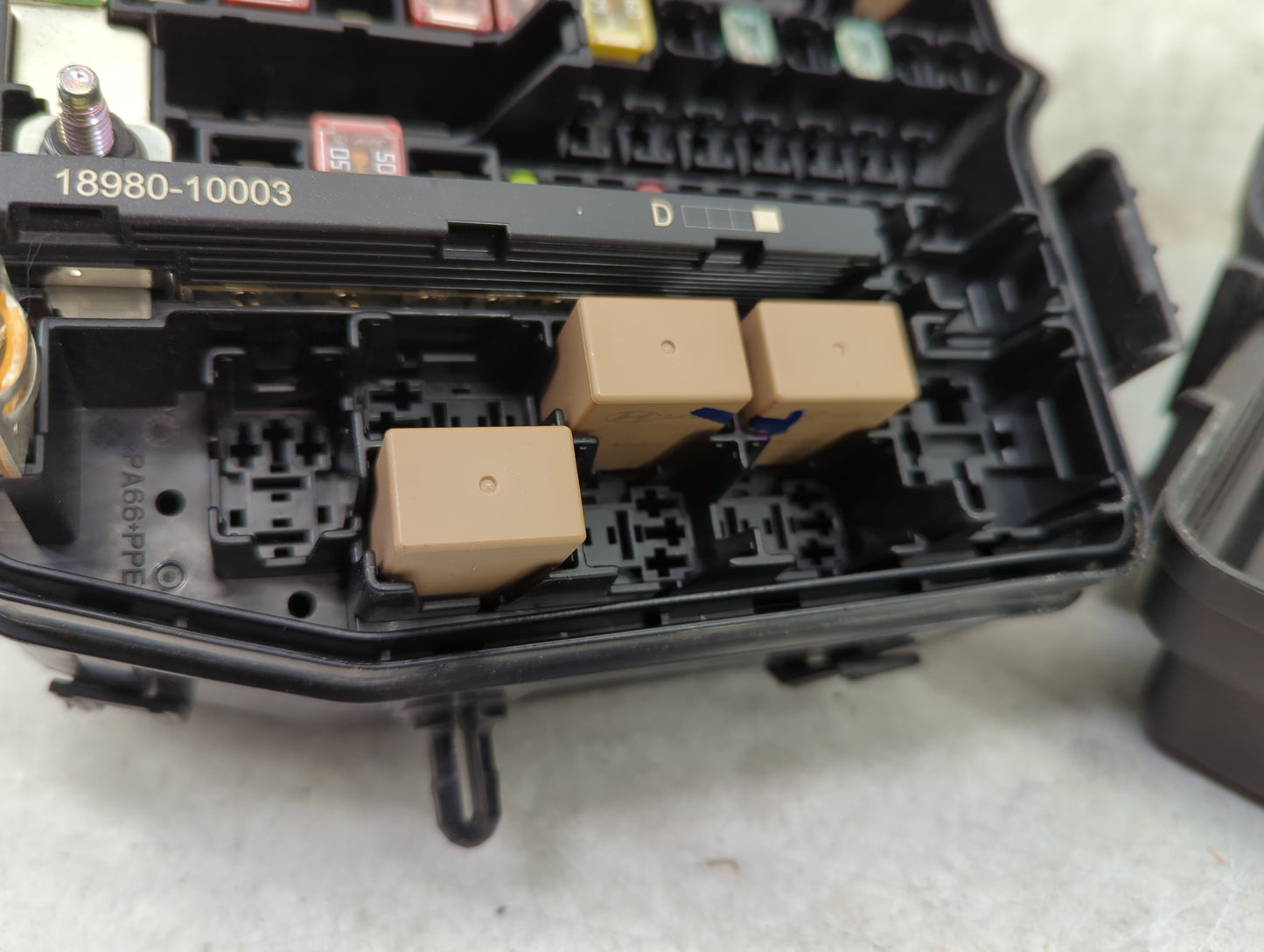 2023 Kia Sportage Fusebox Fuse Box Panel Relay Module P/N:91956-DW010 Fits OEM Used Auto Parts - Oemusedautoparts1.com