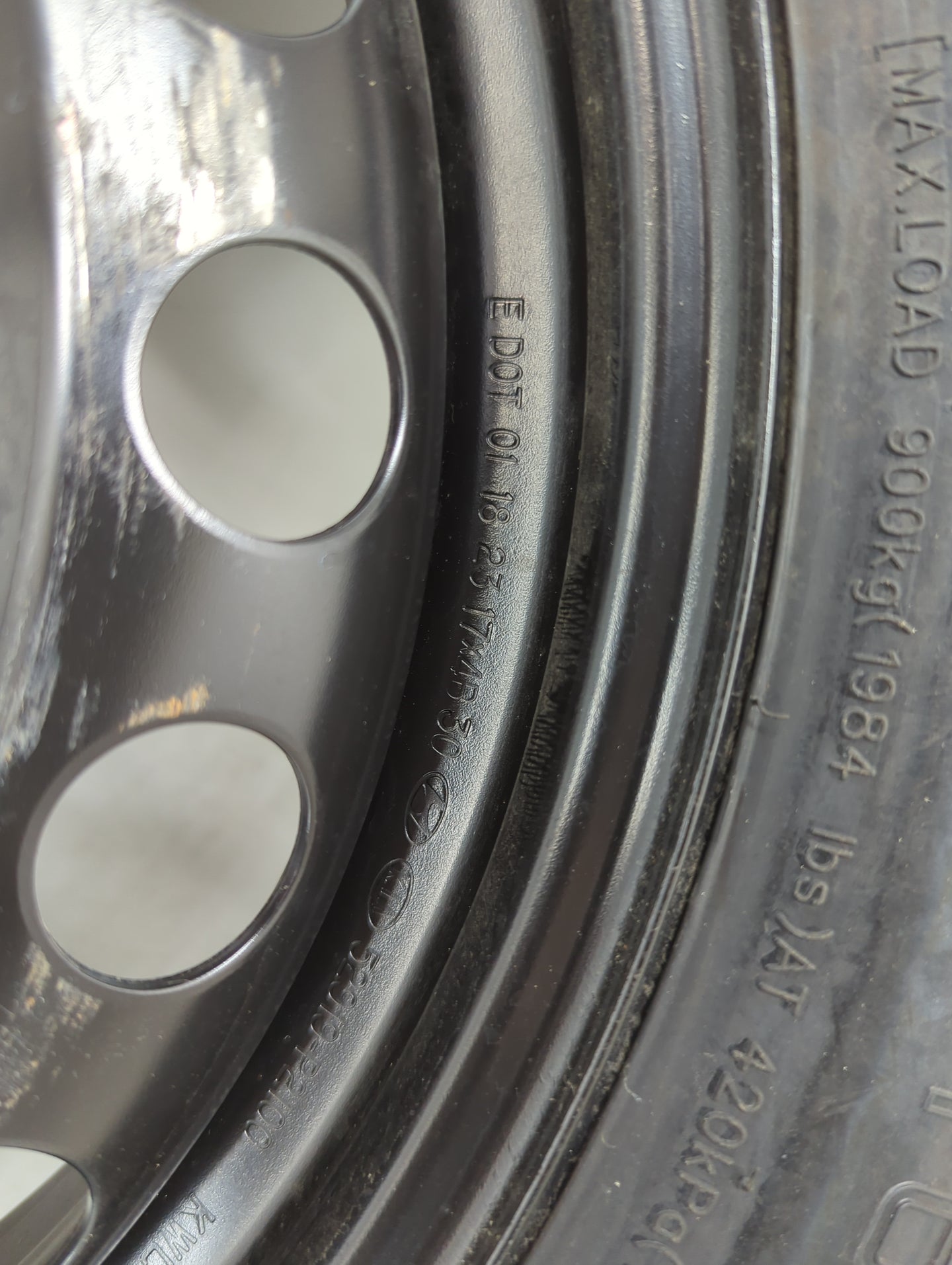 Kia Sportage Spare Donut Tire Wheel Rim Oem 1461749 - Oemusedautoparts1.com
