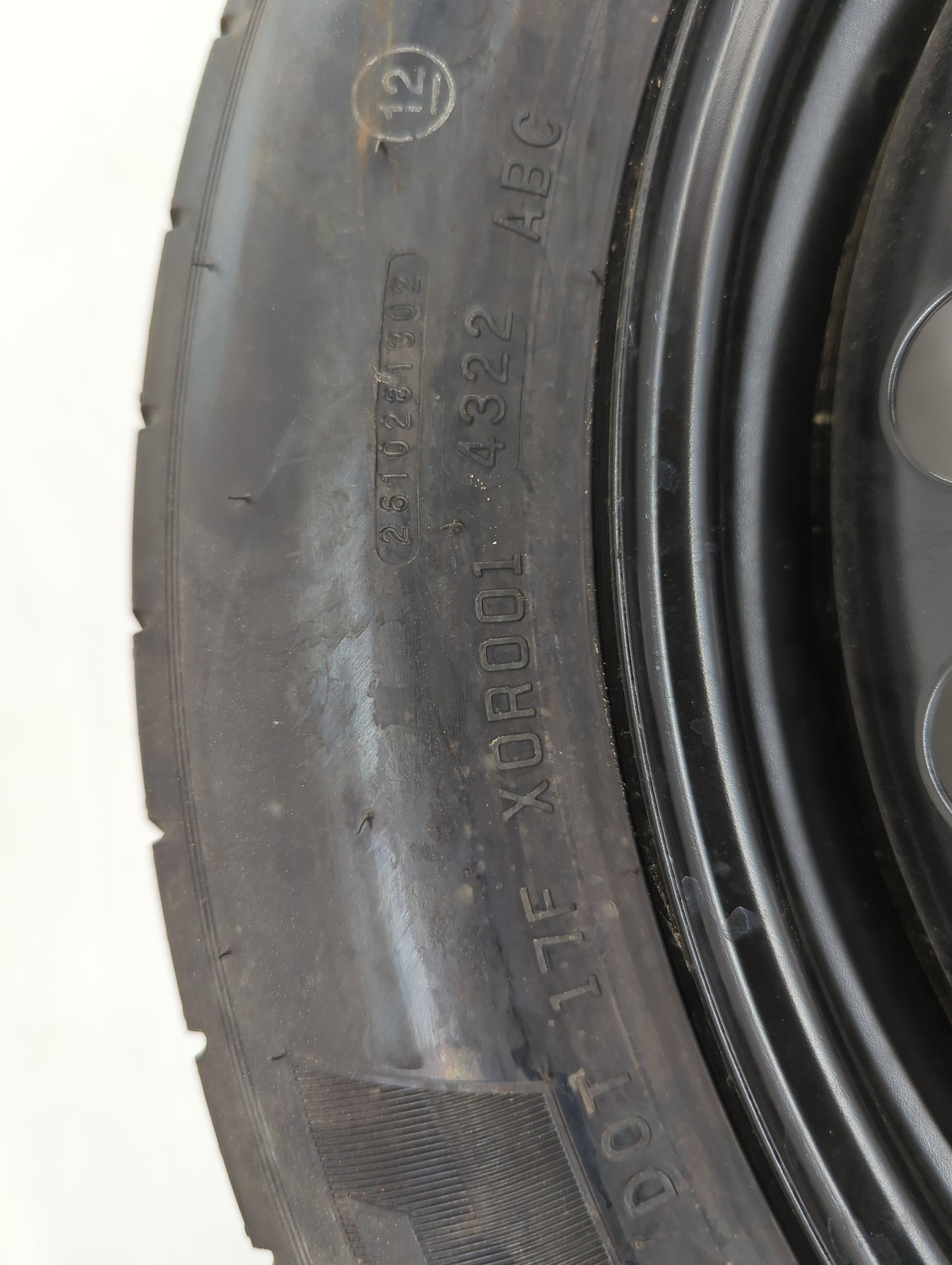 Kia Sportage Spare Donut Tire Wheel Rim Oem 1461749 - Oemusedautoparts1.com