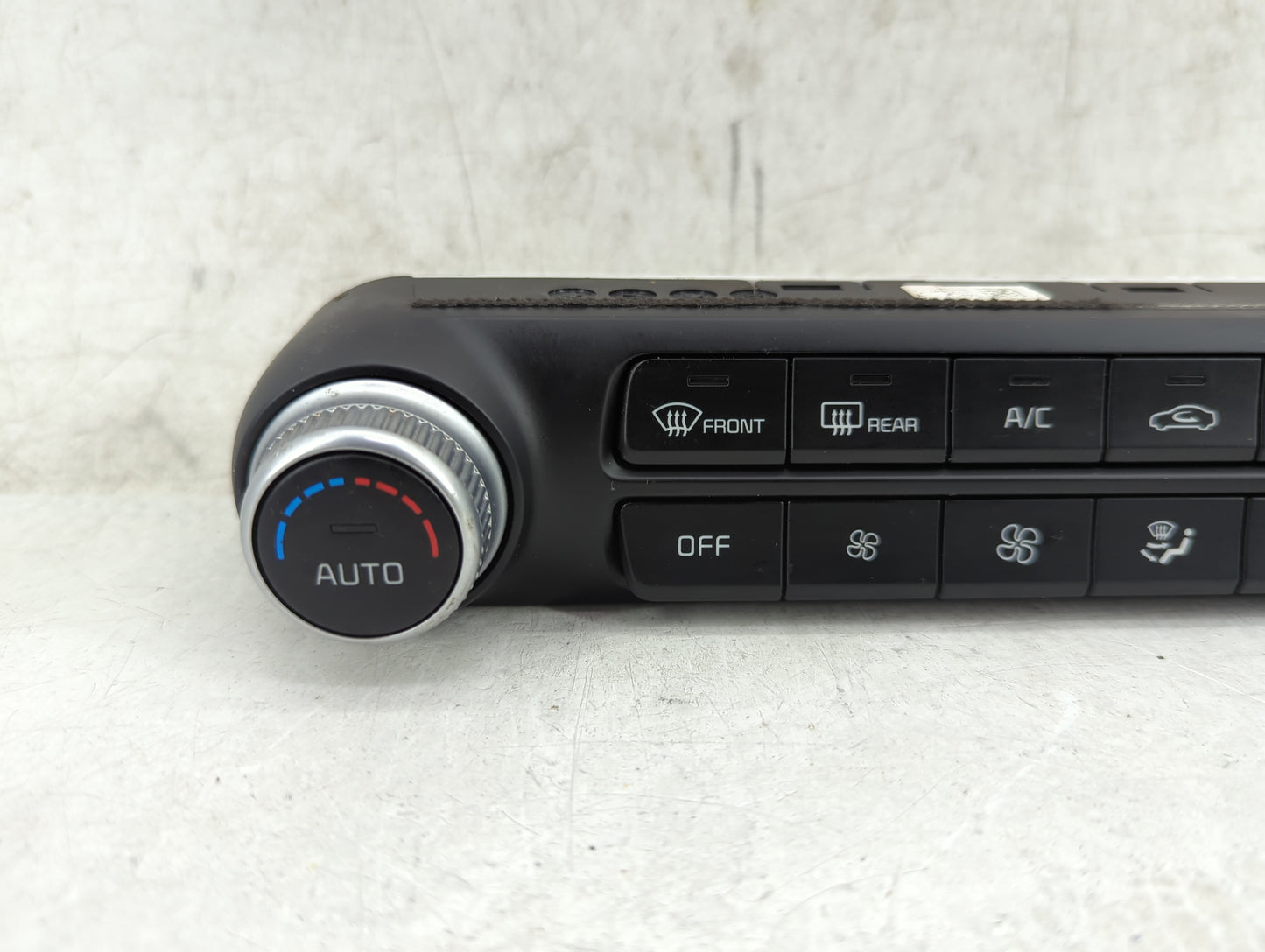 2023 Kia Stinger Climate Control Module Temperature AC/Heater Replacement P/N:97250-J5000 Fits OEM Used Auto Parts - Oemused
