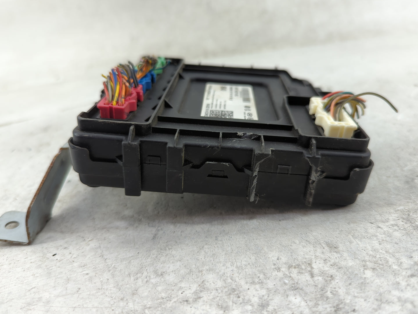 2023 Kia Telluride Body Control Module Bcm Inner Cabin Fuse Box - Oemusedautoparts1.com