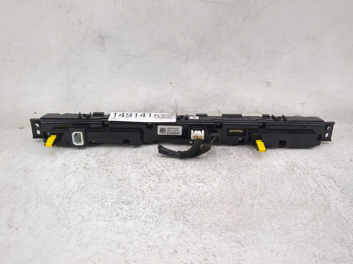 2023 Kia Telluride Radio Control Panel - Oemusedautoparts1.com