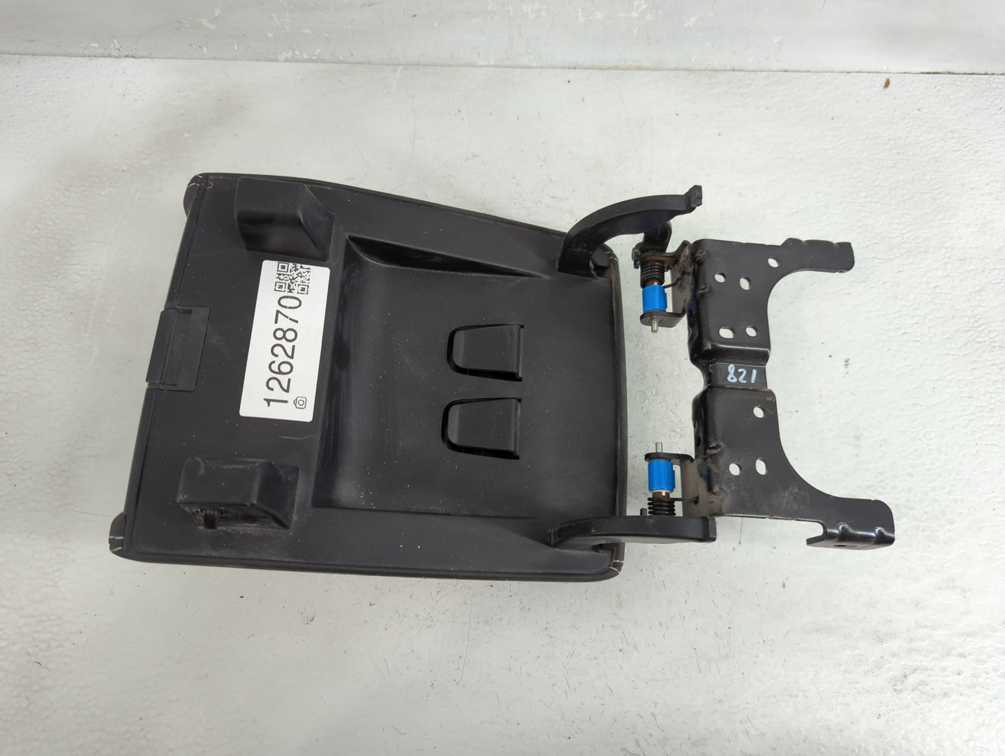 2023 Land Rover Discovery Sport Center Console Armrest Cover Lid P/N:L0276667AD Fits OEM Used Auto Parts - Oemusedautoparts1