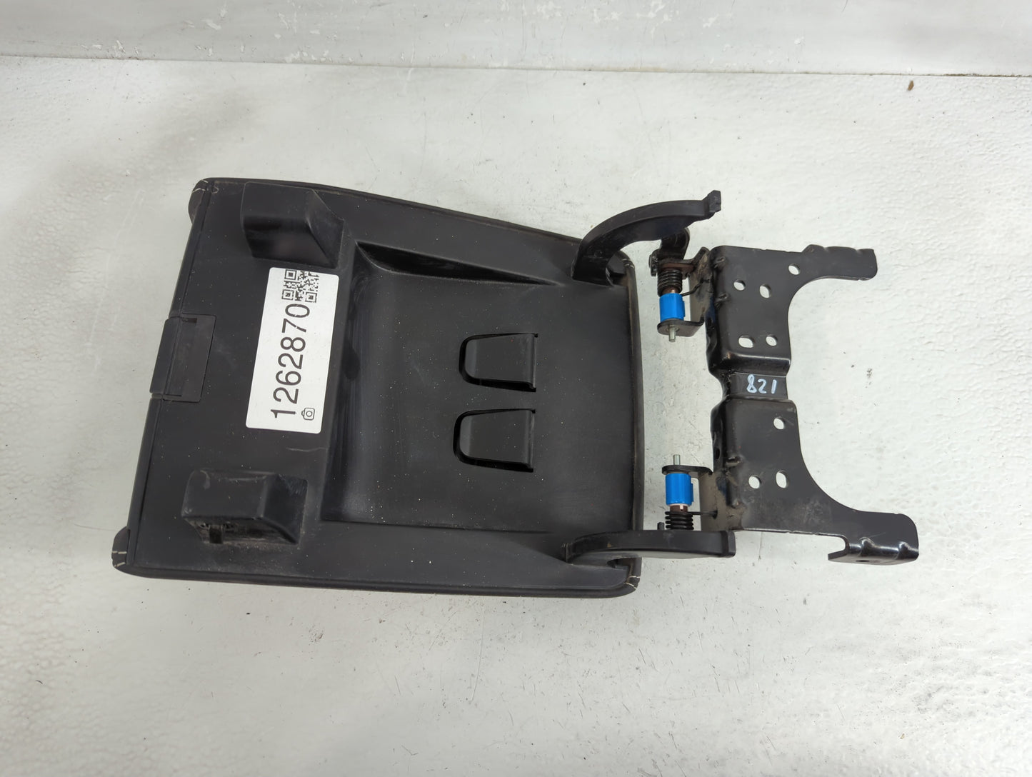 2023 Land Rover Discovery Sport Center Console Armrest Cover Lid P/N:L0276667AD Fits OEM Used Auto Parts - Oemusedautoparts1