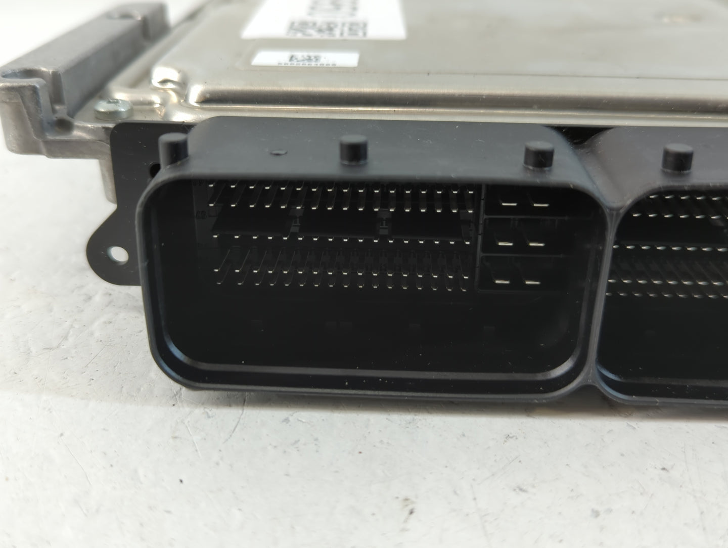 2023 Land Rover Discovery Sport PCM Engine Control Computer ECU ECM PCU OEM P/N:M8A2-14C568-CA Fits OEM Used Auto Parts - Oe