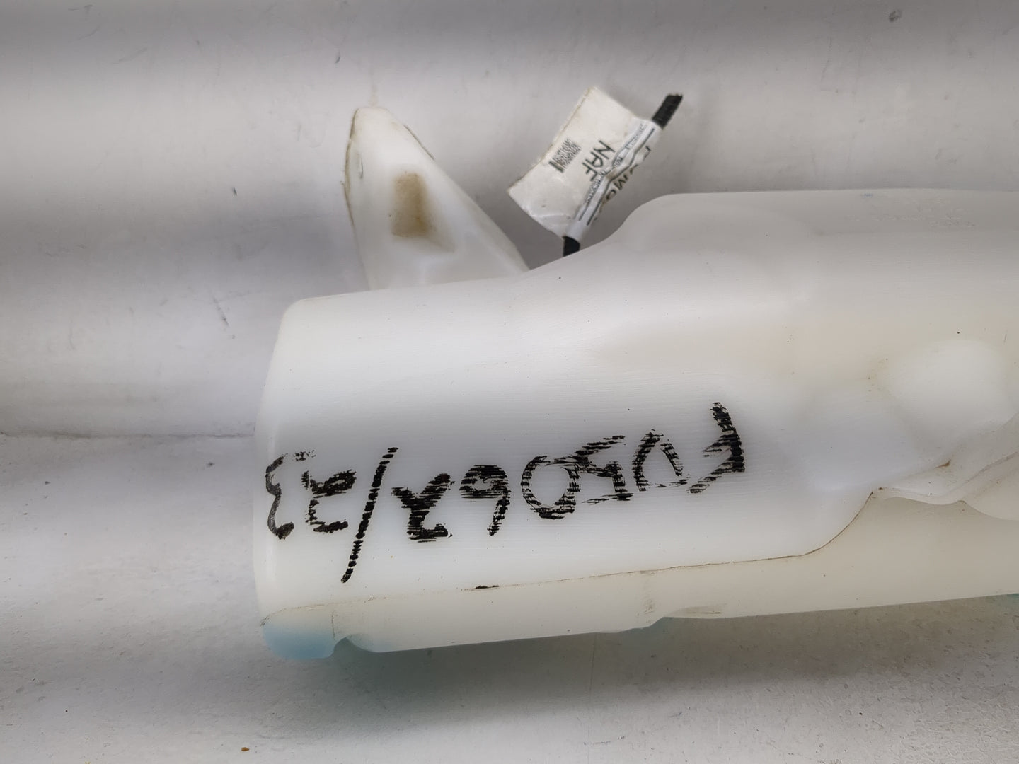 2020-2020 Lincoln Corsair Windshield Washer Fluid Reservoir Bottle - Oemusedautoparts1.com