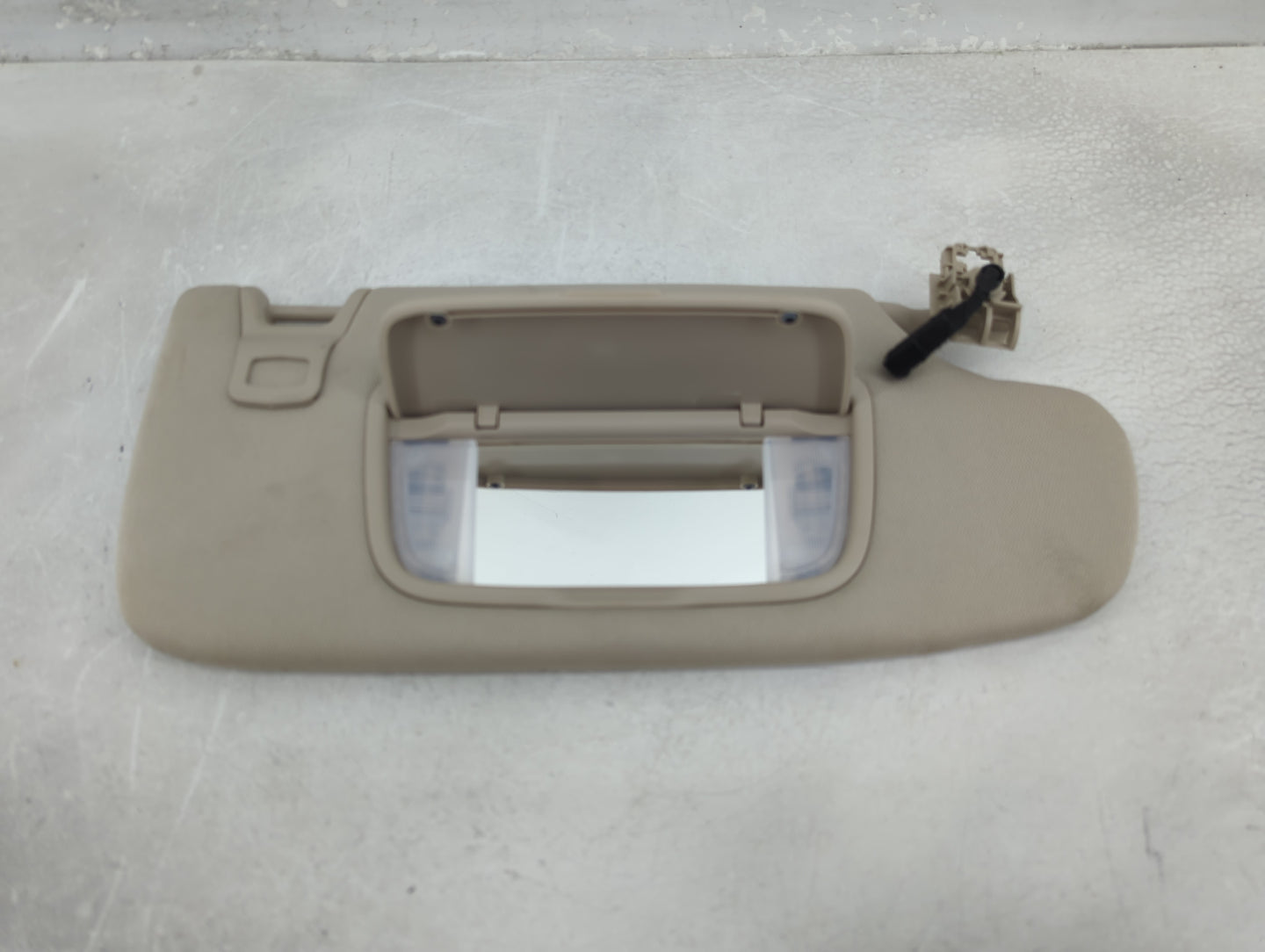 2020 Lincoln Nautilus Sun Visor Shade Replacement Passenger Right Mirror Fits OEM Used Auto Parts - Oemusedautoparts1.com