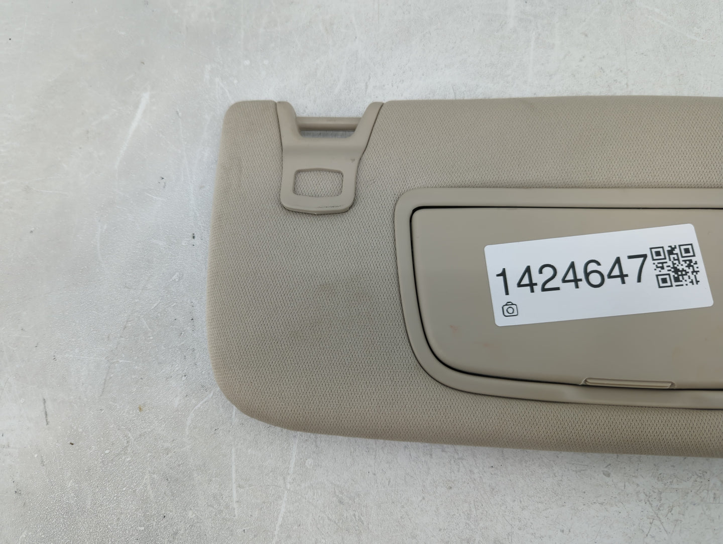2020 Lincoln Nautilus Sun Visor Shade Replacement Passenger Right Mirror Fits OEM Used Auto Parts - Oemusedautoparts1.com