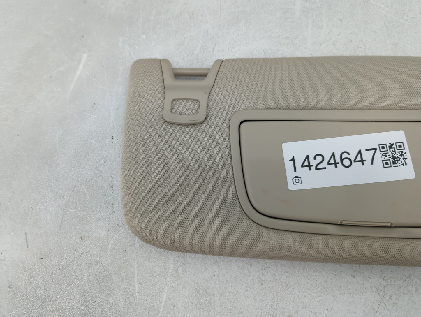 2020 Lincoln Nautilus Sun Visor Shade Replacement Passenger Right Mirror Fits OEM Used Auto Parts - Oemusedautoparts1.com