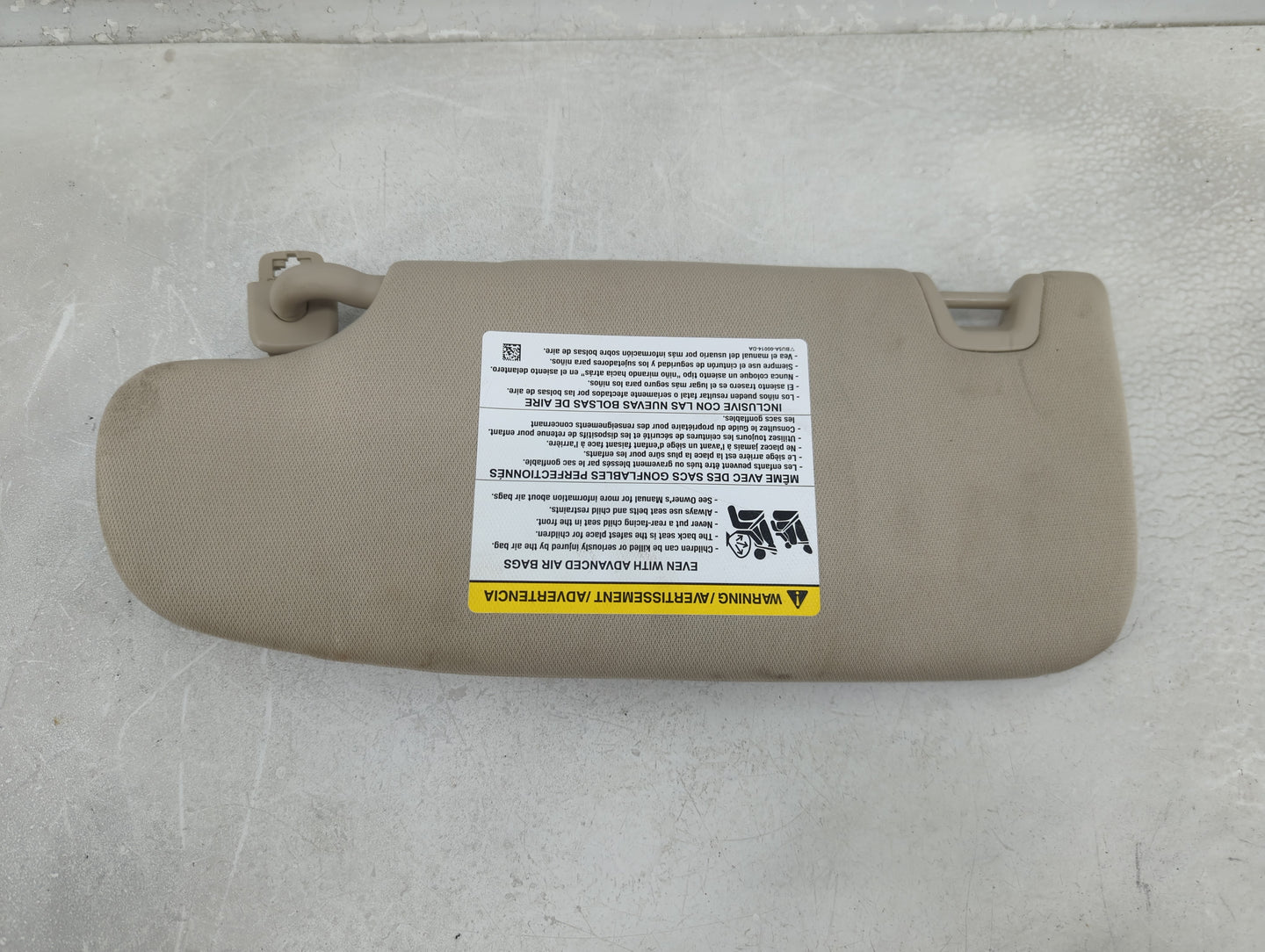 2020 Lincoln Nautilus Sun Visor Shade Replacement Passenger Right Mirror Fits OEM Used Auto Parts - Oemusedautoparts1.com