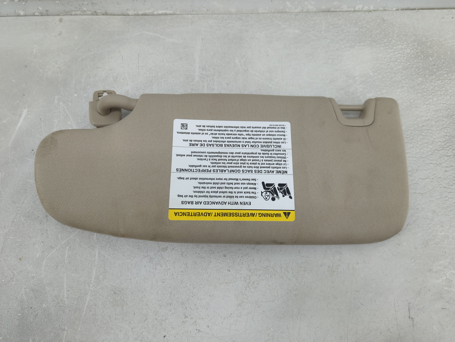2020 Lincoln Nautilus Sun Visor Shade Replacement Passenger Right Mirror Fits OEM Used Auto Parts - Oemusedautoparts1.com