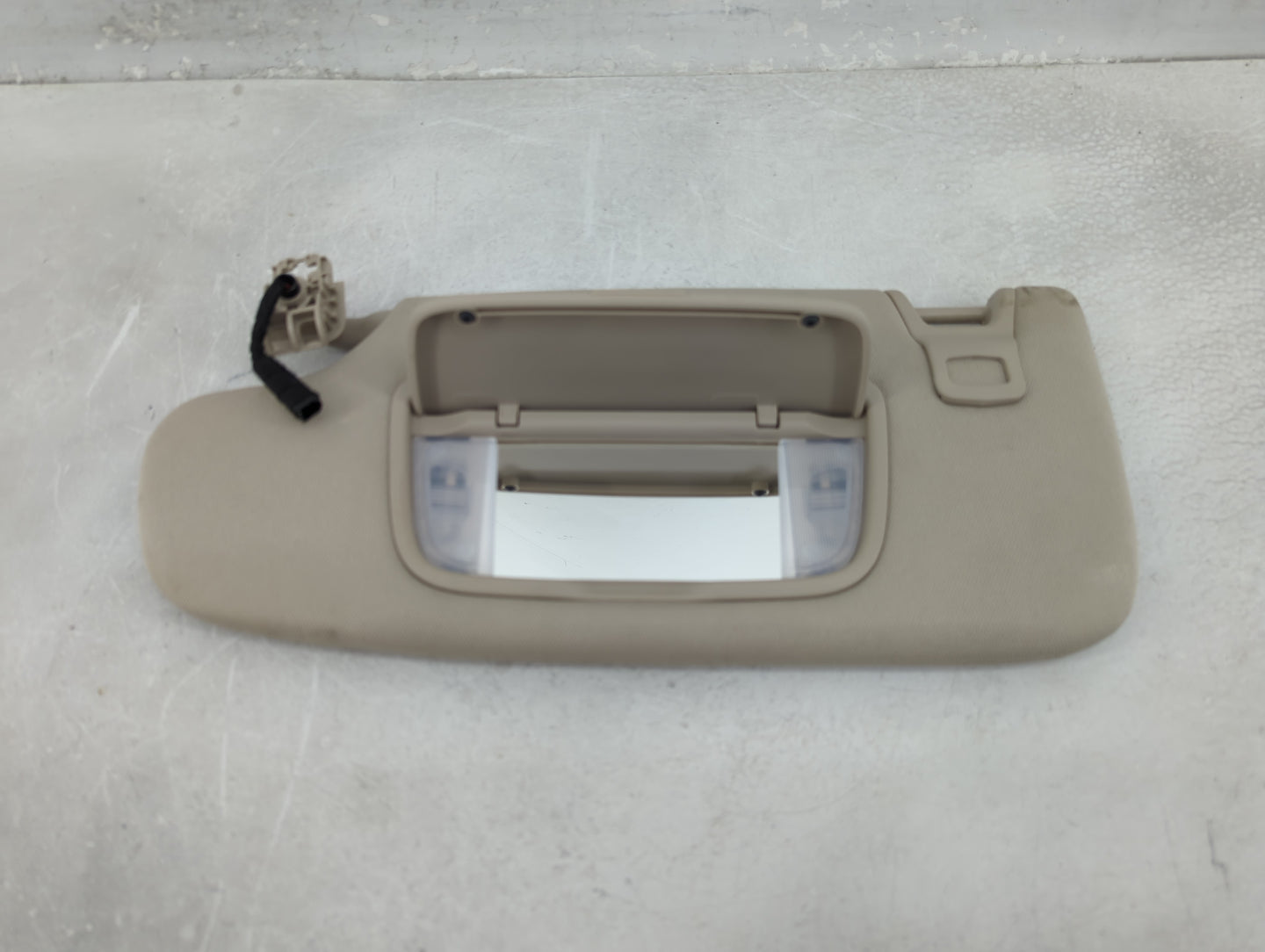 2020 Lincoln Nautilus Sun Visor Shade Replacement Driver Left Mirror Fits OEM Used Auto Parts - Oemusedautoparts1.com