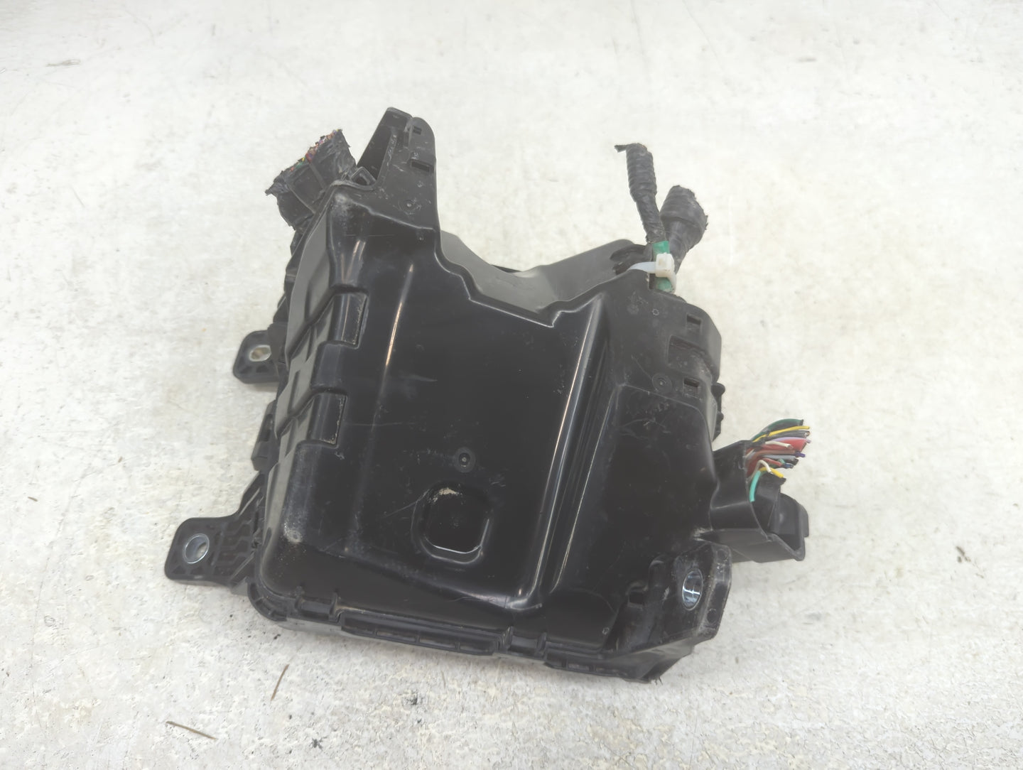 2023 Mazda 3 Fusebox Fuse Box Panel Relay Module P/N:BCKA 6676Y Fits Fits 2020 2021 2022 OEM Used Auto Parts - Oemusedautopa