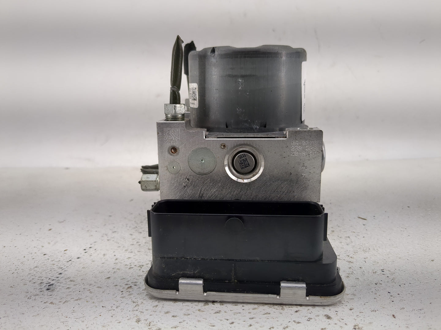 2020-2022 Mazda Cx-30 ABS Pump Control Module Replacement P/N:DGJ1 43 7A0 Fits Fits 2020 2021 2022 OEM Used Auto Parts - Oem