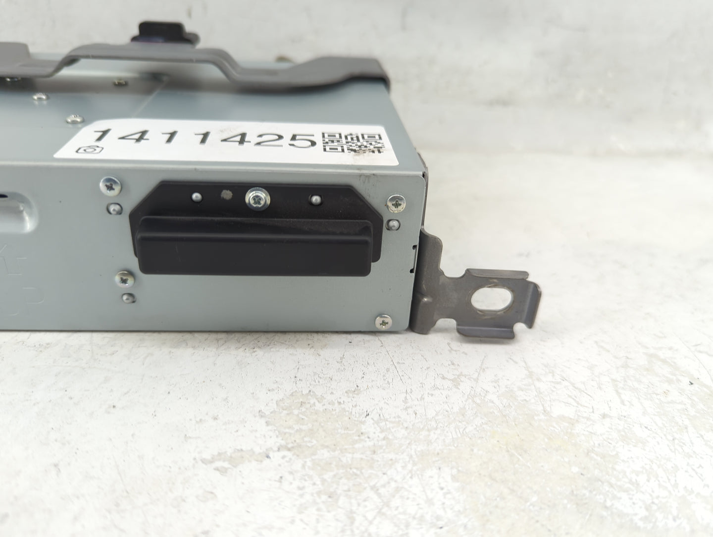 2023 Mazda Cx-30 Radio AM FM Cd Player Receiver Replacement P/N:BGMR669C0F Fits OEM Used Auto Parts - Oemusedautoparts1.com