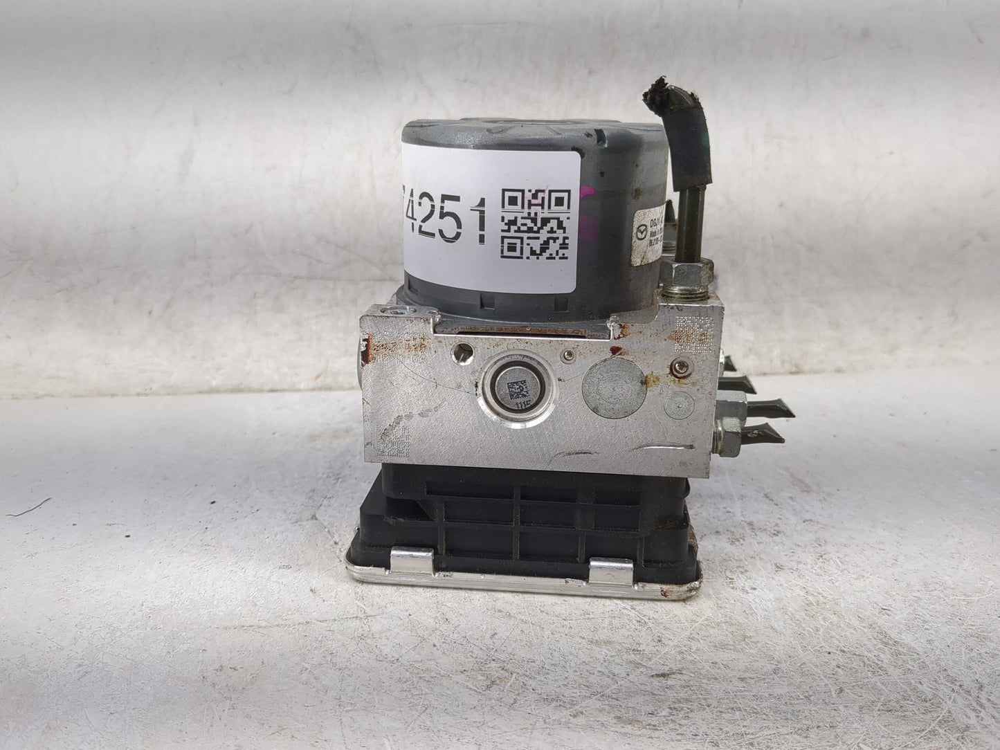 2020-2022 Mazda Cx-30 ABS Pump Control Module Replacement P/N:DGJ1437A0 ESC KF620 Fits Fits 2020 2021 2022 OEM Used Auto Par