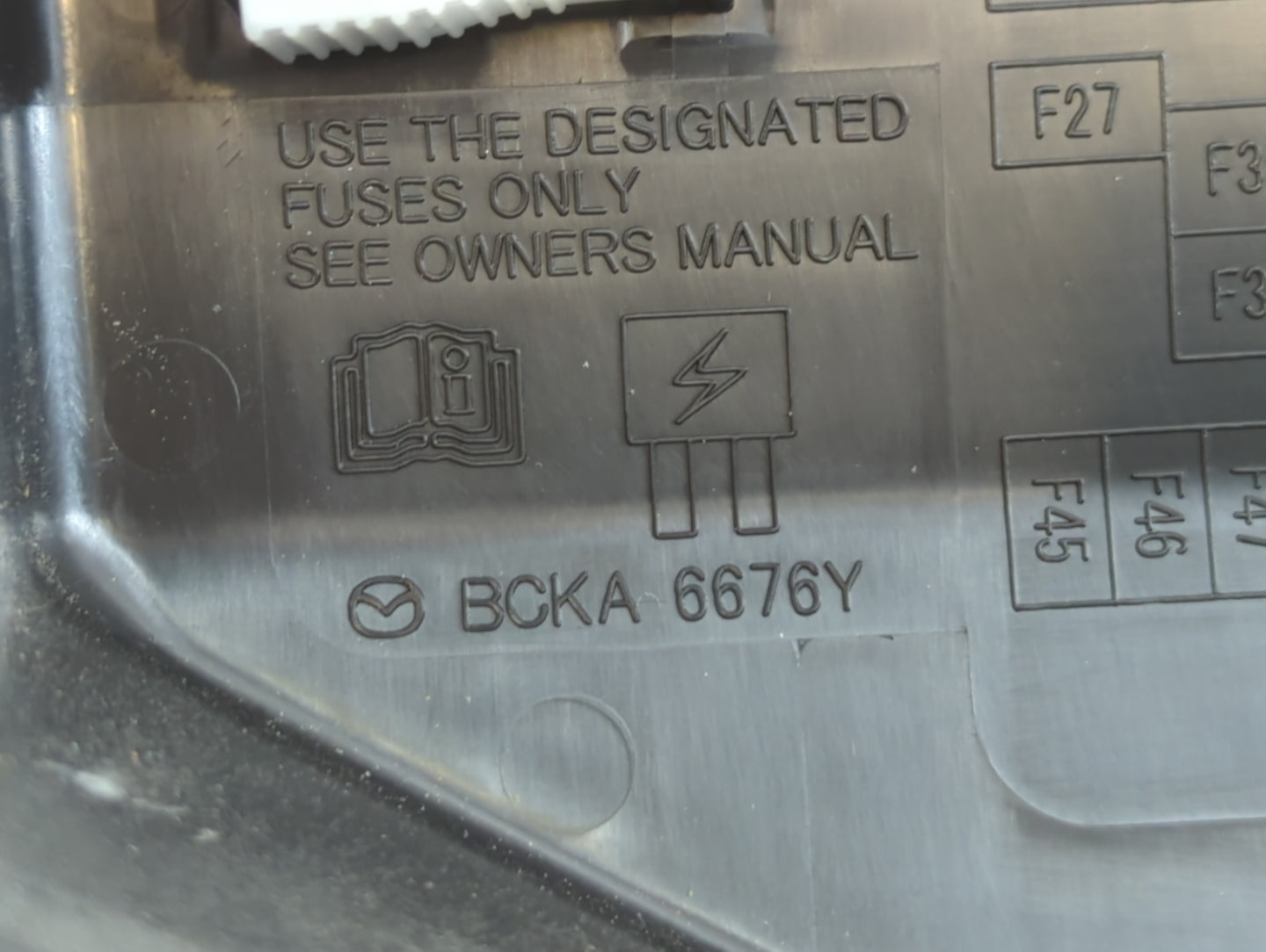 2020-2022 Mazda Cx-30 Fusebox Fuse Box Panel Relay Module P/N:6676Y Fits Fits 2020 2021 2022 OEM Used Auto Parts - Oemusedau