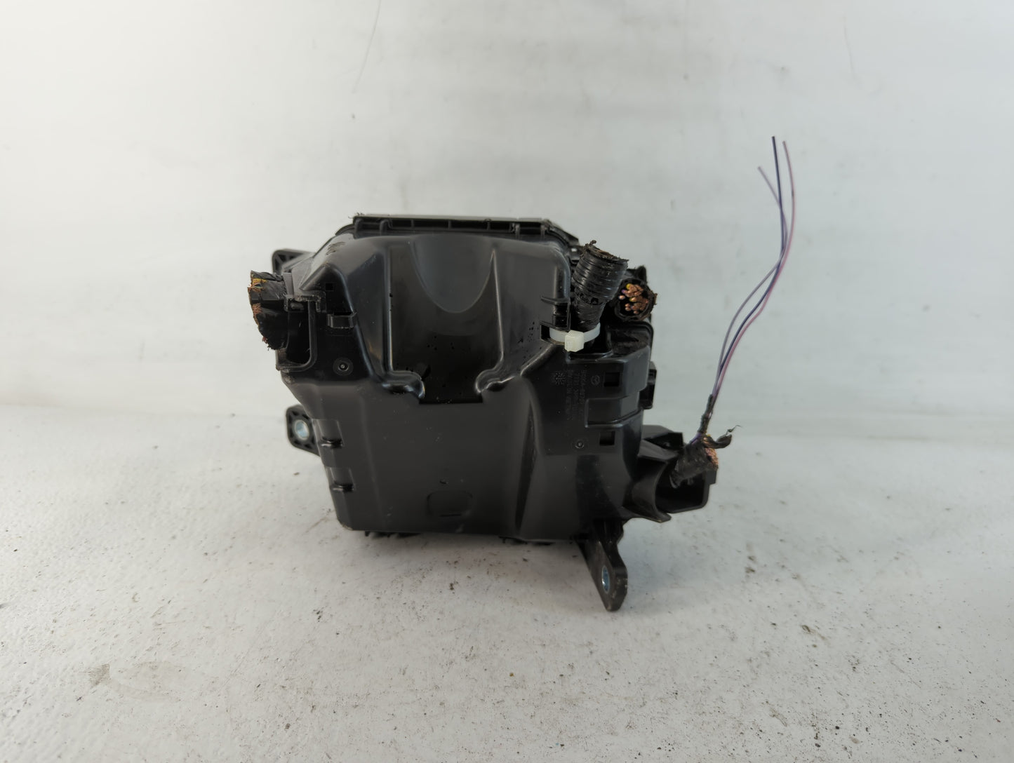 2020-2022 Mazda Cx-30 Fusebox Fuse Box Panel Relay Module P/N:6676Y Fits Fits 2020 2021 2022 OEM Used Auto Parts - Oemusedau