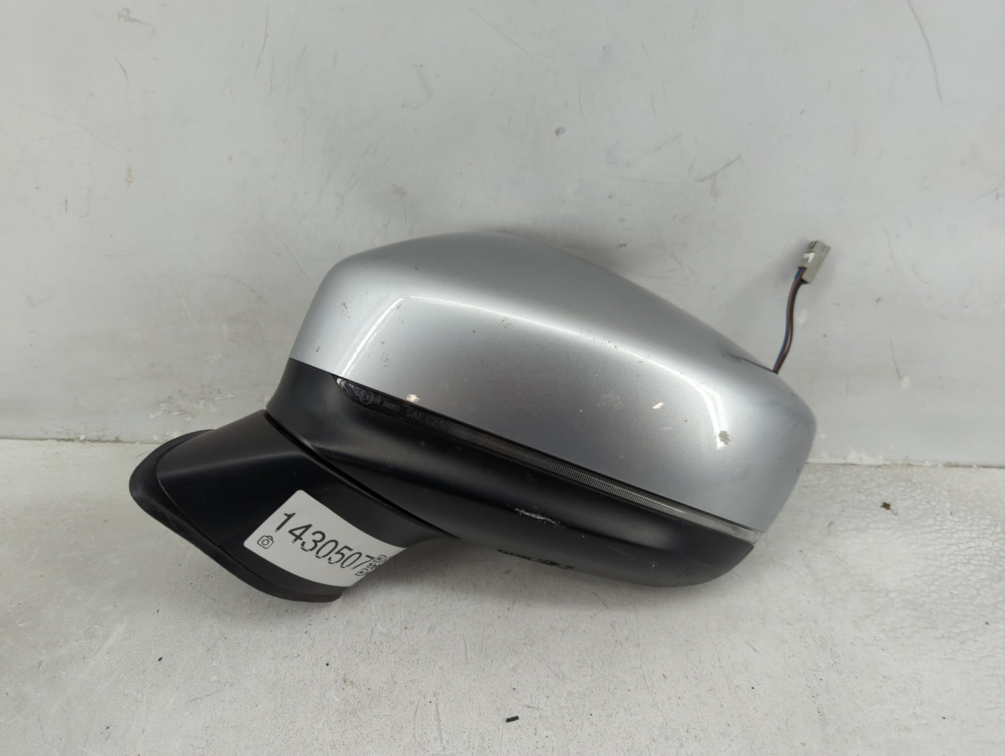 2017-2022 Mazda Cx-5 Driver Side View Mirror - Left Door Mirror OEM Used - Oemusedautoparts1.com