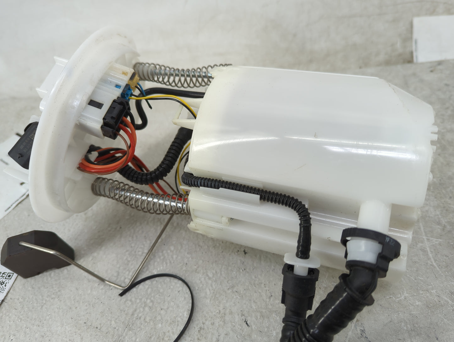 2023 Mercedes-benz C300 Electrical Gas Fuel Pump Assembly - Oemusedautoparts1.com