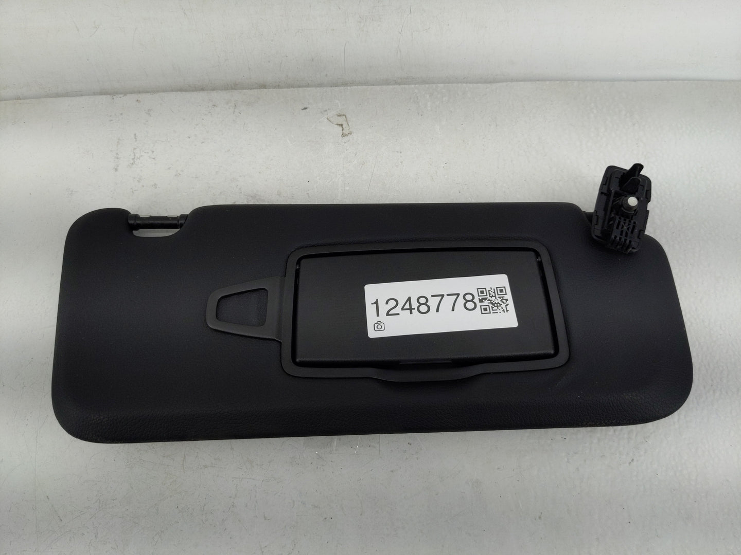 2023 Mercedes-Benz Cla180 Sun Visor Shade Replacement Passenger Right Mirror Fits Fits 2017 2018 2019 2020 2021 OEM Used Aut