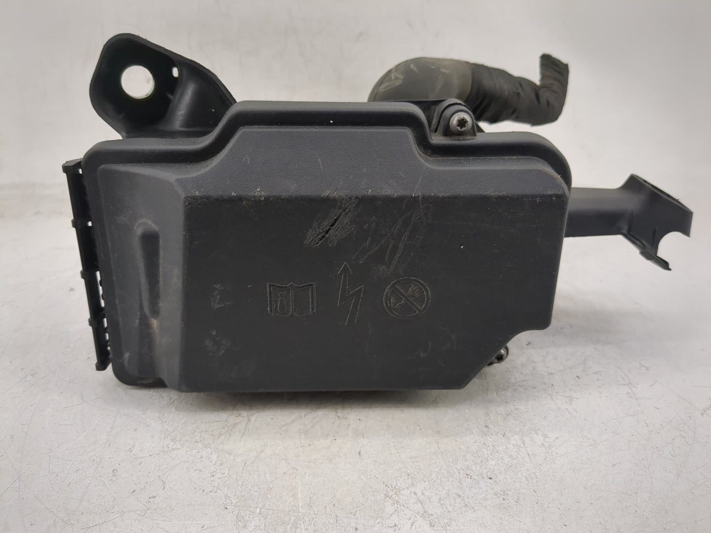 2023 Mercedes-Benz E350 Fusebox Fuse Box Panel Relay Module Fits OEM Used Auto Parts - Oemusedautoparts1.com