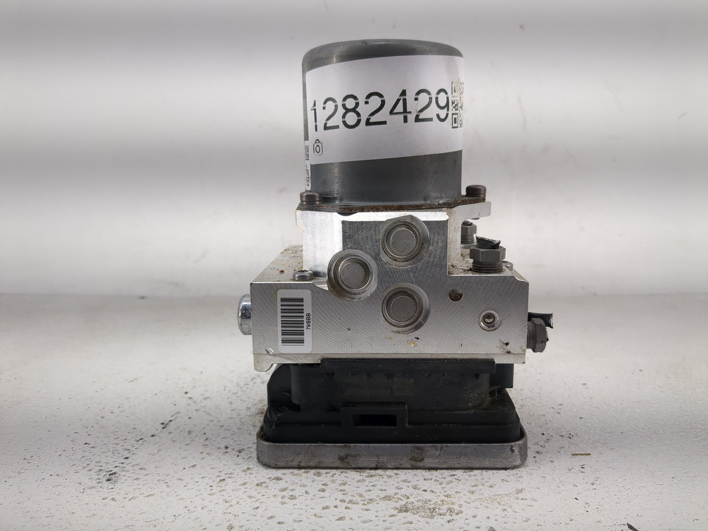 2020-2022 Mercedes-Benz Gle350 ABS Pump Control Module Replacement P/N:1679004805 Fits Fits 2020 2021 2022 OEM Used Auto Par