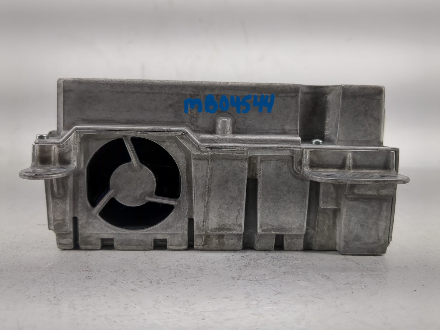 2023 Mercedes-Benz Sprinter 2500 Radio AM FM Cd Player Receiver Replacement P/N:A 420 900 33 05 Fits OEM Used Auto Parts - O