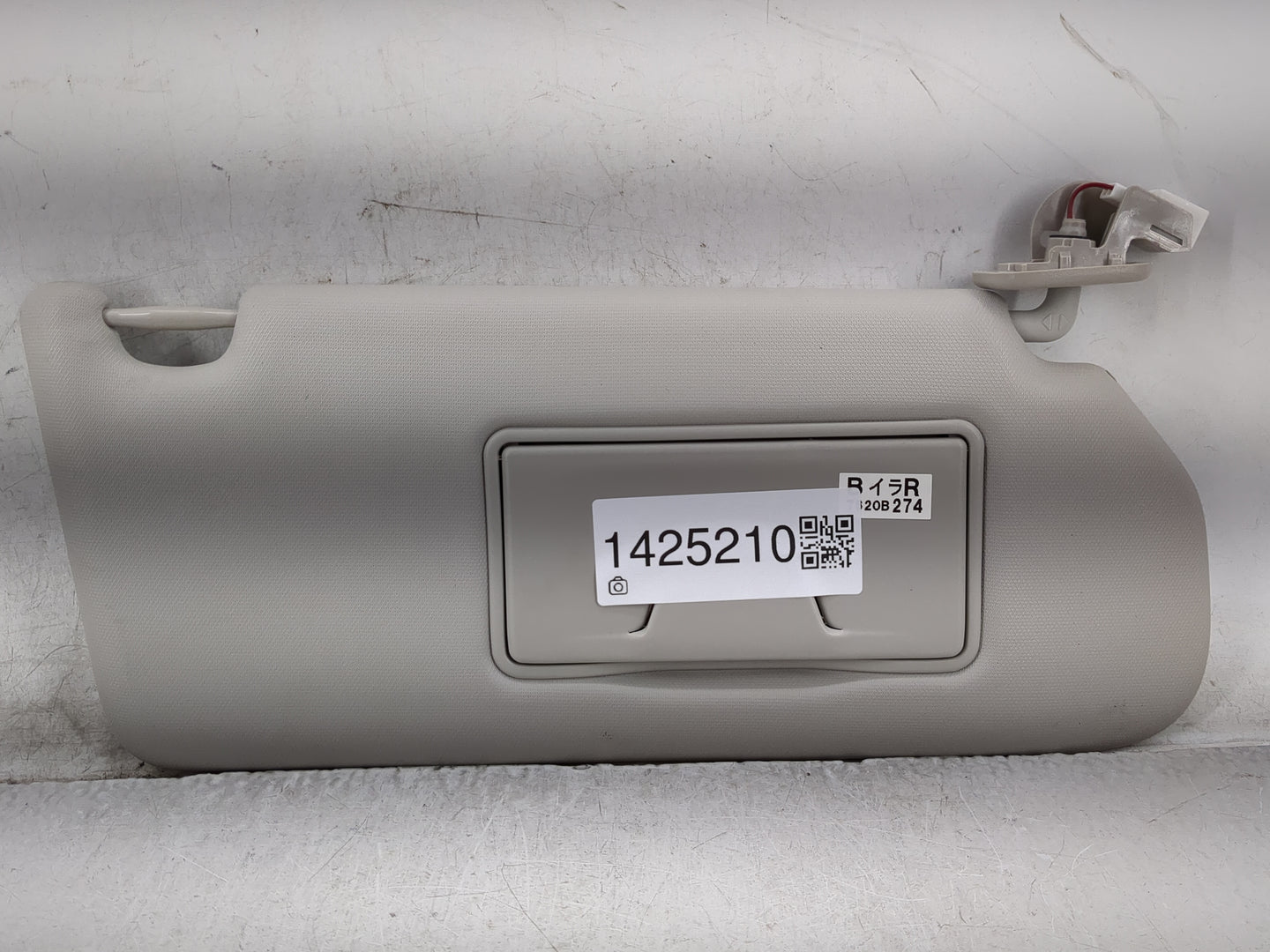 2018 Mitsubishi Eclipse Cross Sun Visor Shade Replacement Passenger Right Mirror Fits OEM Used Auto Parts - Oemusedautoparts