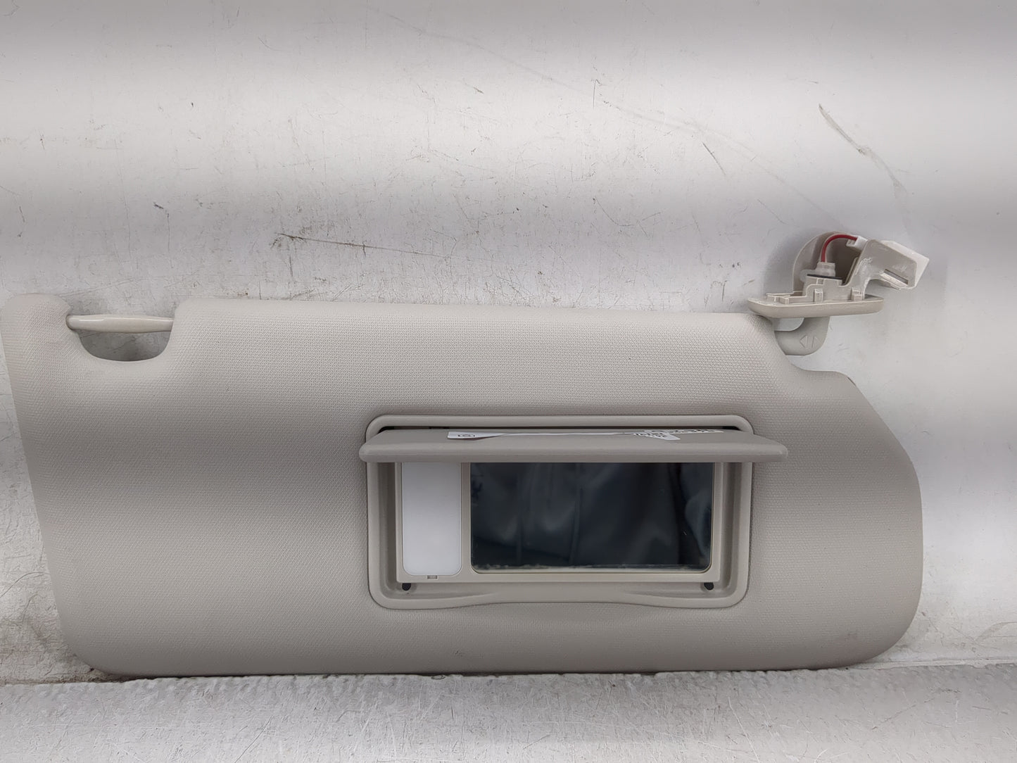 2018 Mitsubishi Eclipse Cross Sun Visor Shade Replacement Passenger Right Mirror Fits OEM Used Auto Parts - Oemusedautoparts