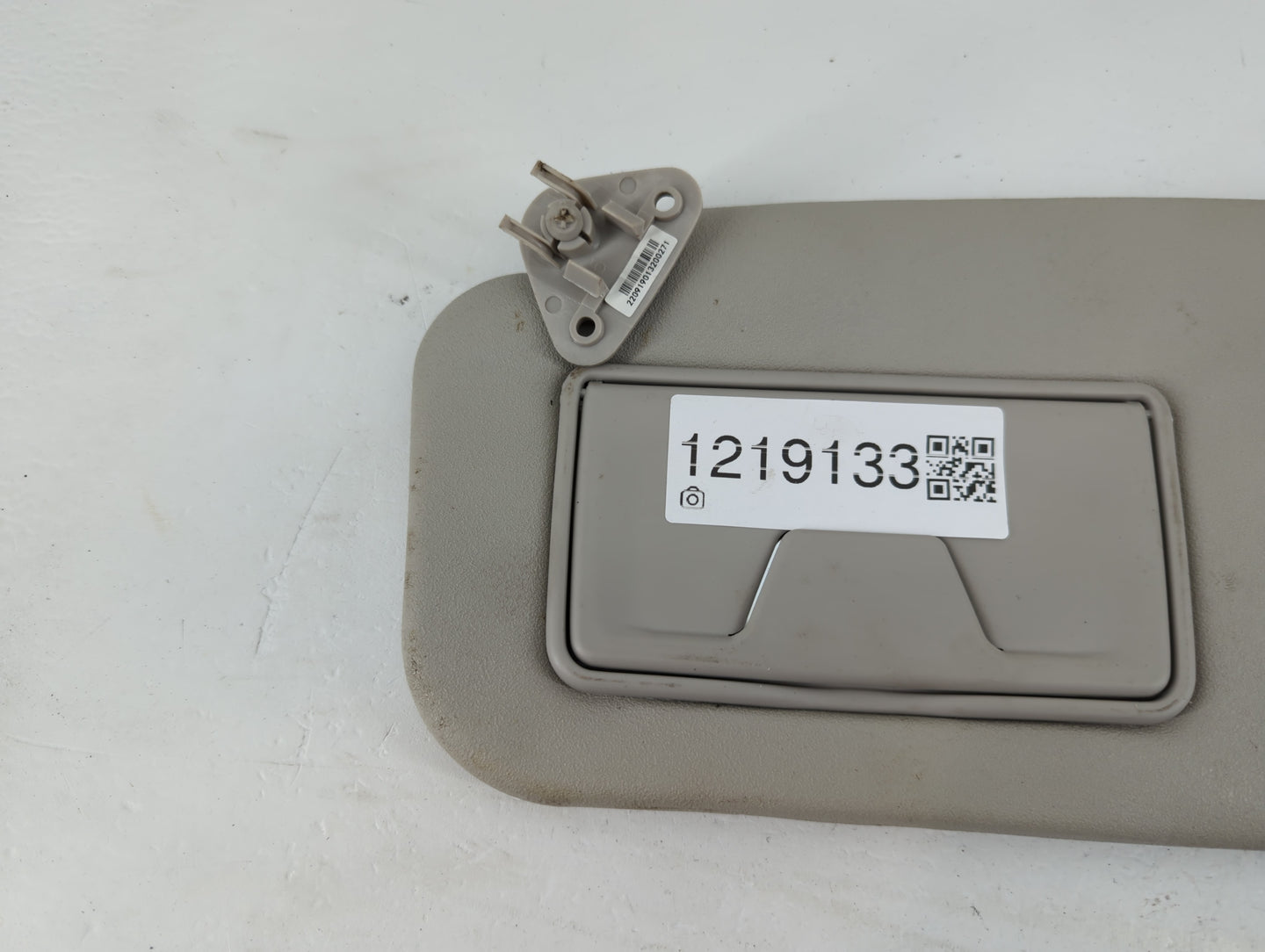 2014 Mitsubishi Mirage Sun Visor Shade Replacement Passenger Right Mirror Fits OEM Used Auto Parts - Oemusedautoparts1.com
