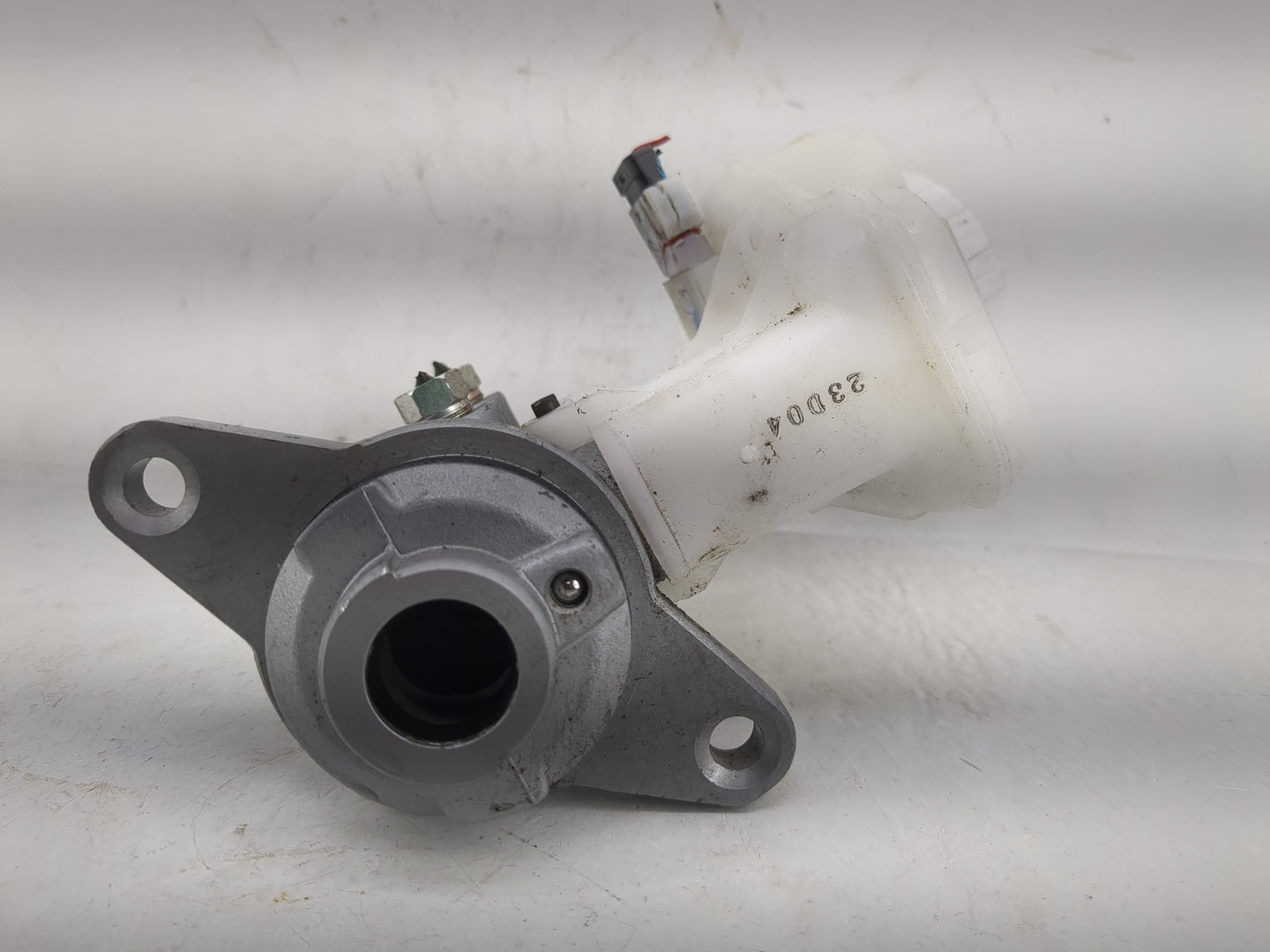 2014-2014 Mitsubishi Mirage Brake Master Cylinder - Oemusedautoparts1.com