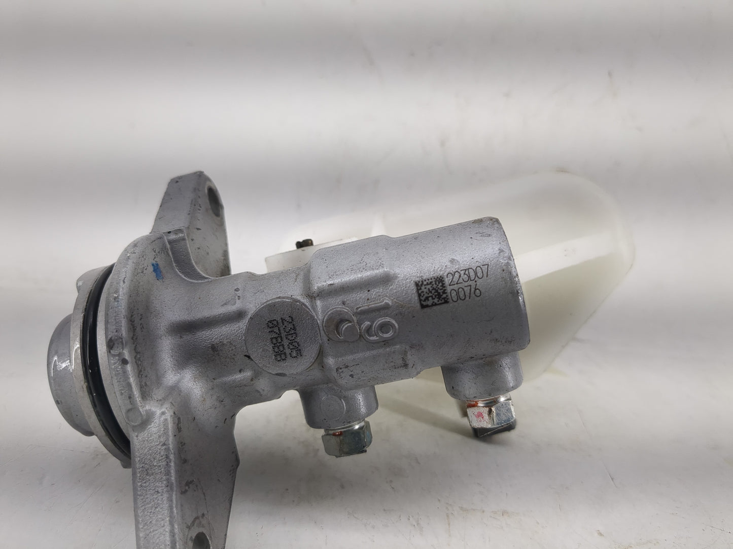 2014-2014 Mitsubishi Mirage Brake Master Cylinder - Oemusedautoparts1.com