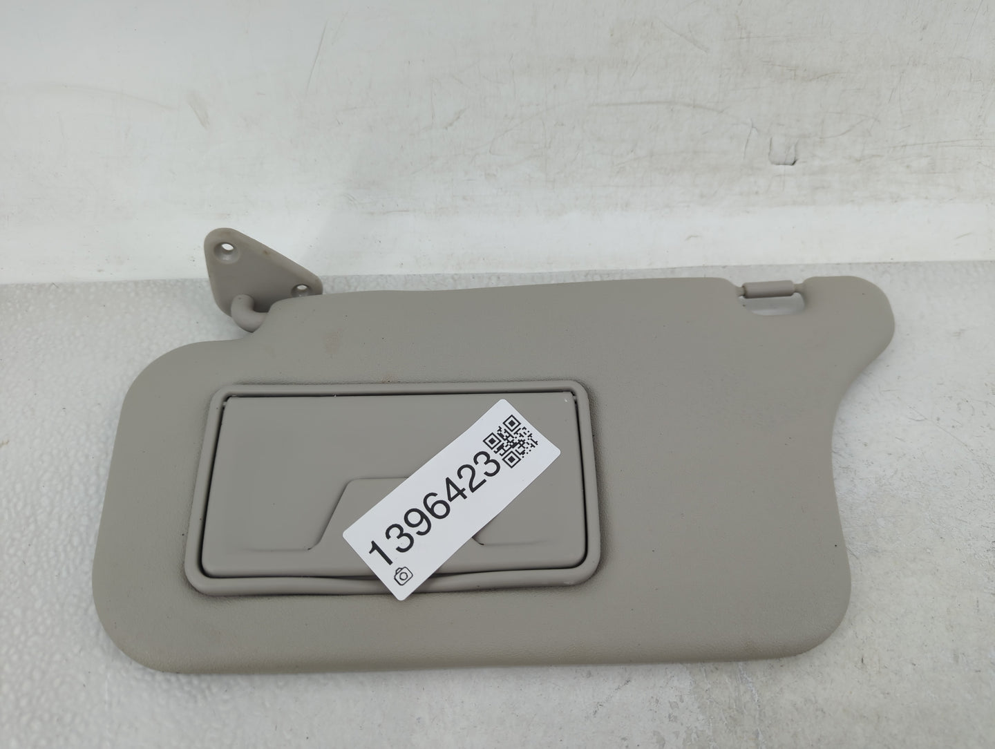2014 Mitsubishi Mirage Sun Visor Shade Replacement Passenger Right Mirror Fits OEM Used Auto Parts - Oemusedautoparts1.com