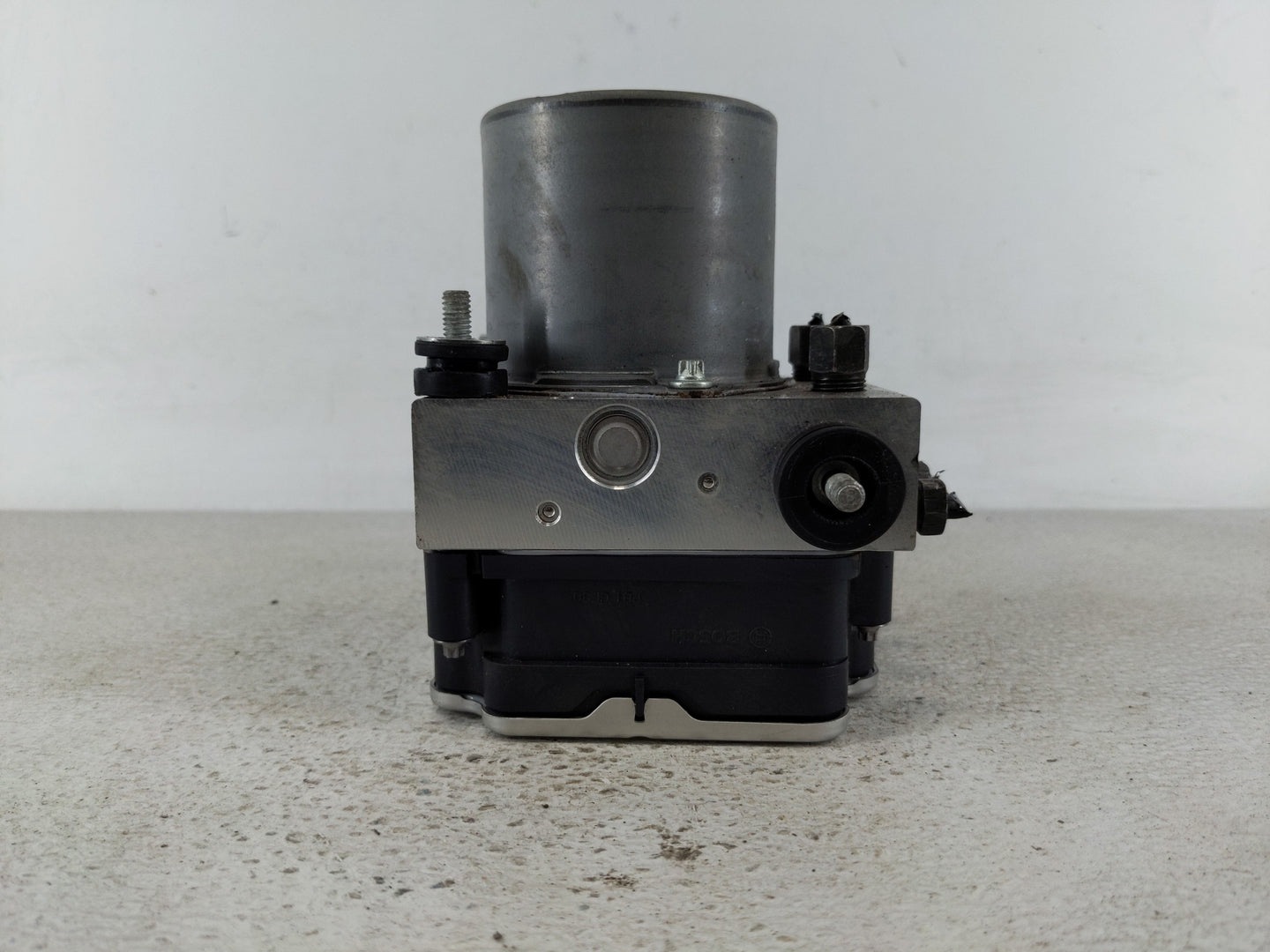 2023 Mitsubishi Outlander ABS Pump Control Module Replacement P/N:47660W006P Fits OEM Used Auto Parts - Oemusedautoparts1.co