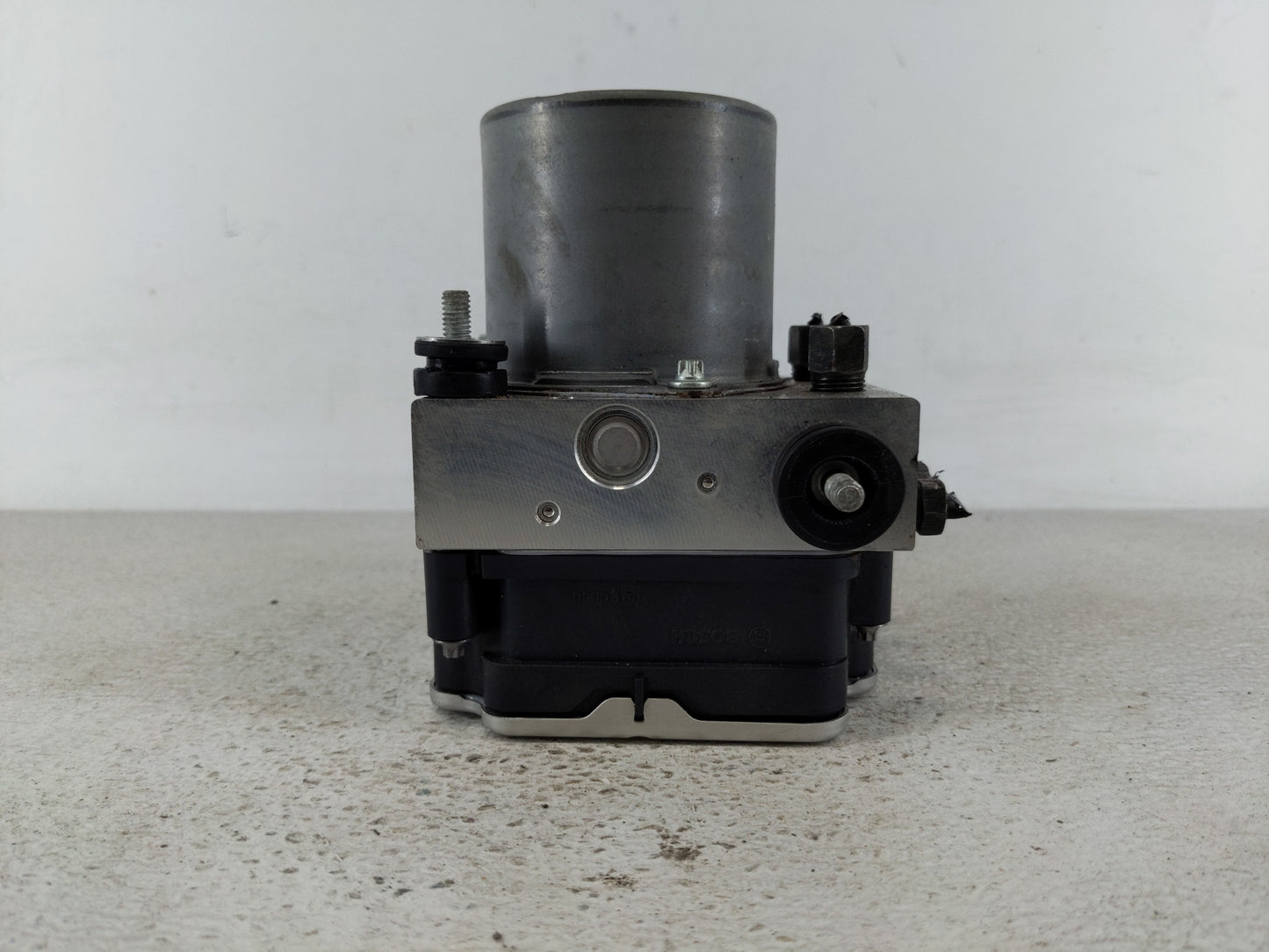 2023 Mitsubishi Outlander ABS Pump Control Module Replacement P/N:47660W006P Fits OEM Used Auto Parts - Oemusedautoparts1.co