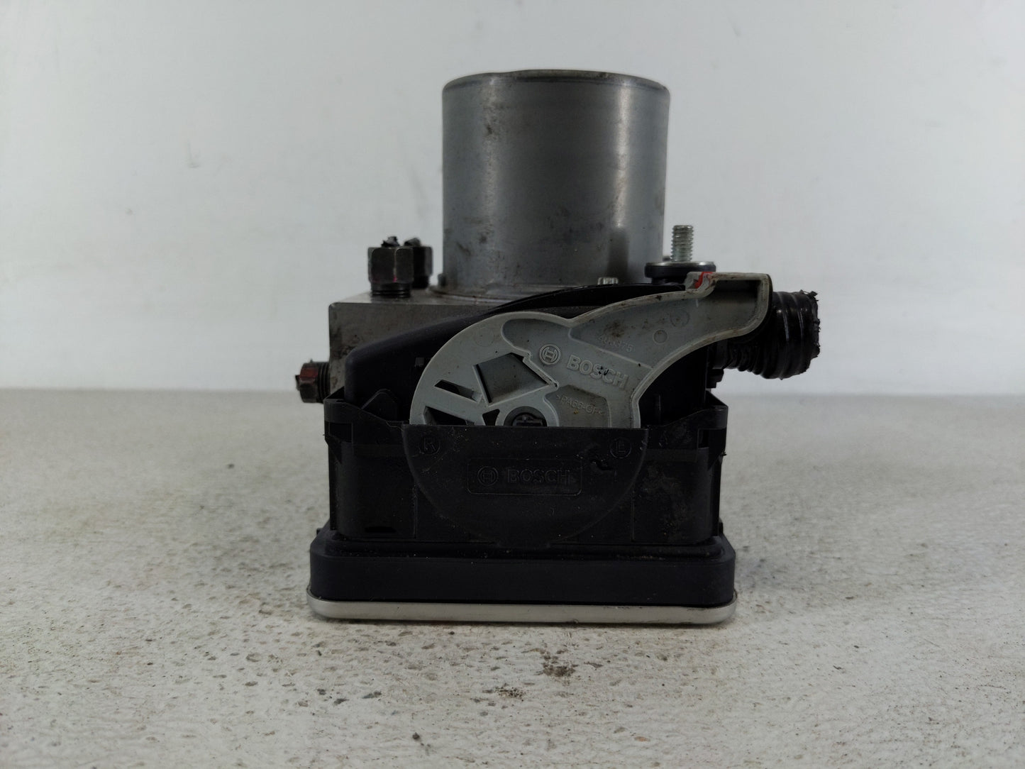 2023 Mitsubishi Outlander ABS Pump Control Module Replacement P/N:47660W006P Fits OEM Used Auto Parts - Oemusedautoparts1.co