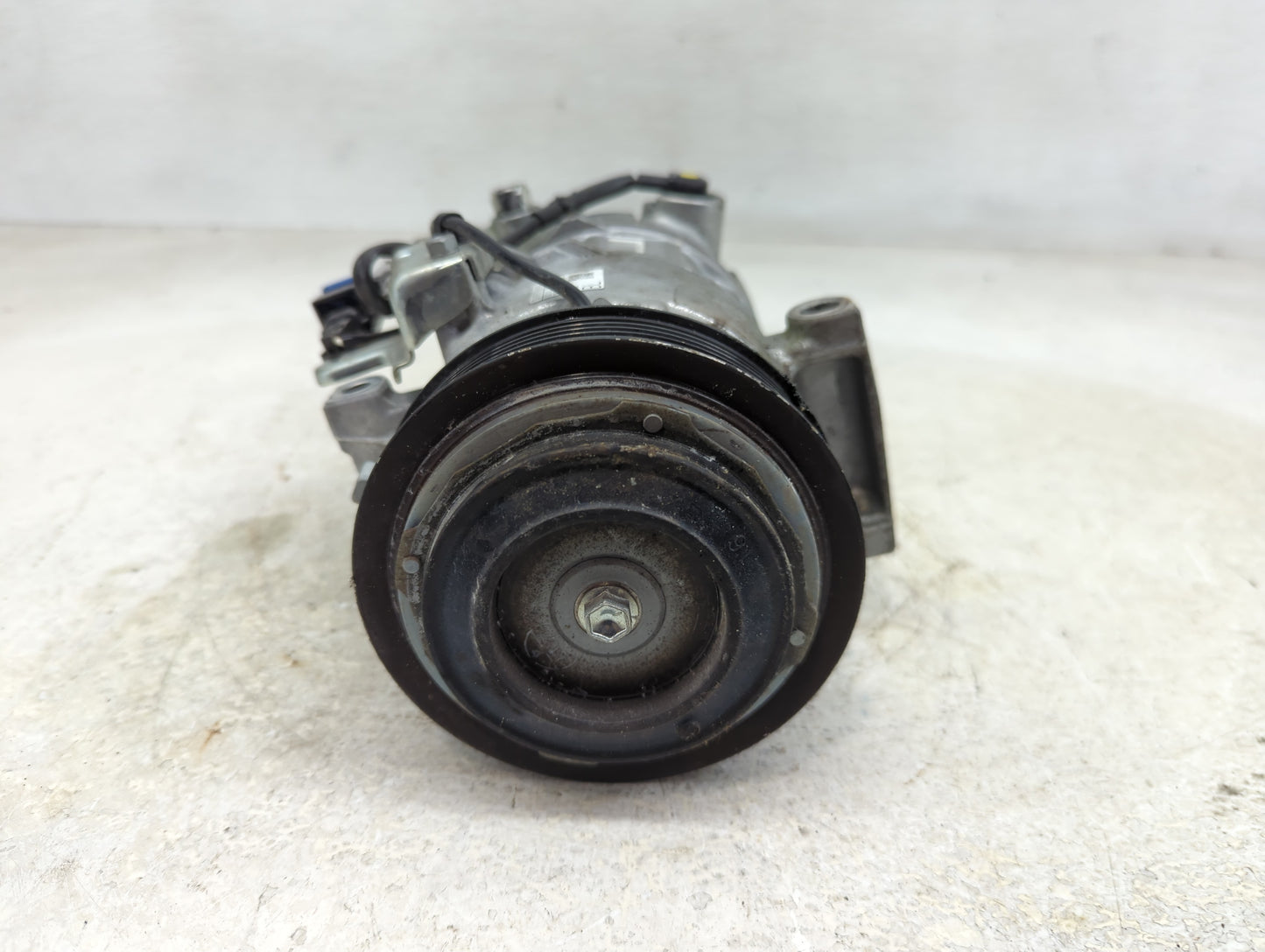 2023 Mitsubishi Outlander Air Conditioning A/c Ac Compressor Oem - Oemusedautoparts1.com