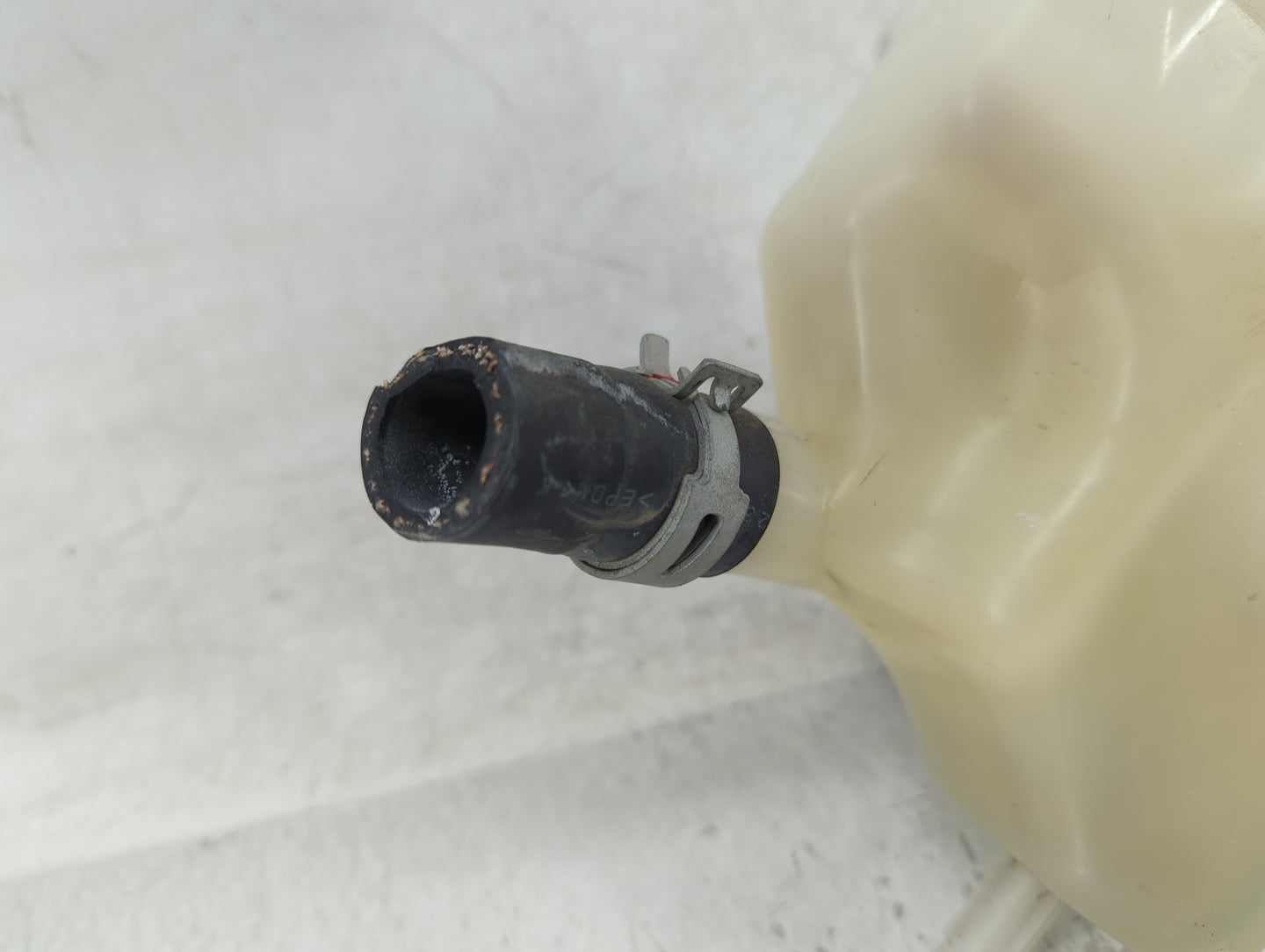 2023 Outlander Radiator Coolant Overflow Expansion Tank Bottle - Oemusedautoparts1.com