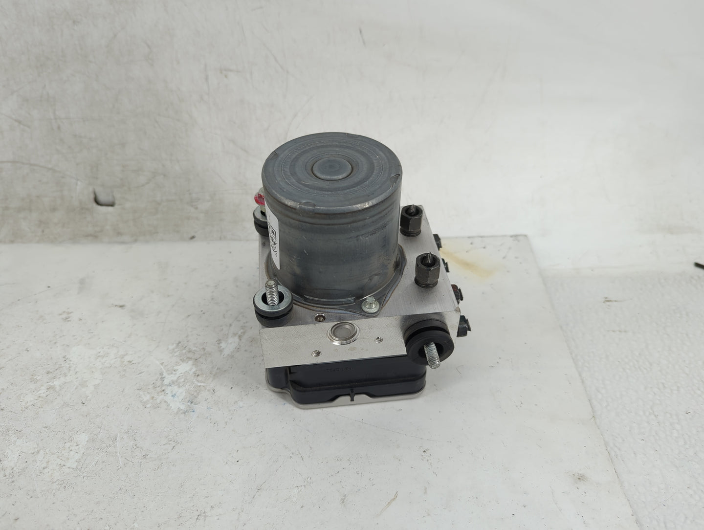 2023 Mitsubishi Outlander ABS Pump Control Module Replacement P/N:47660W006P Fits OEM Used Auto Parts - Oemusedautoparts1.co