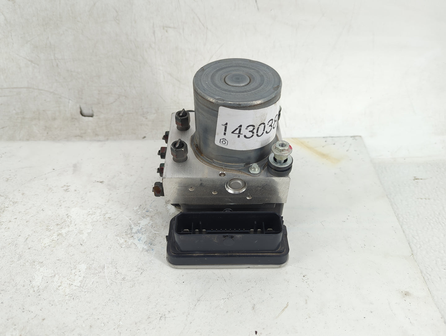 2023 Mitsubishi Outlander ABS Pump Control Module Replacement P/N:47660W006P Fits OEM Used Auto Parts - Oemusedautoparts1.co