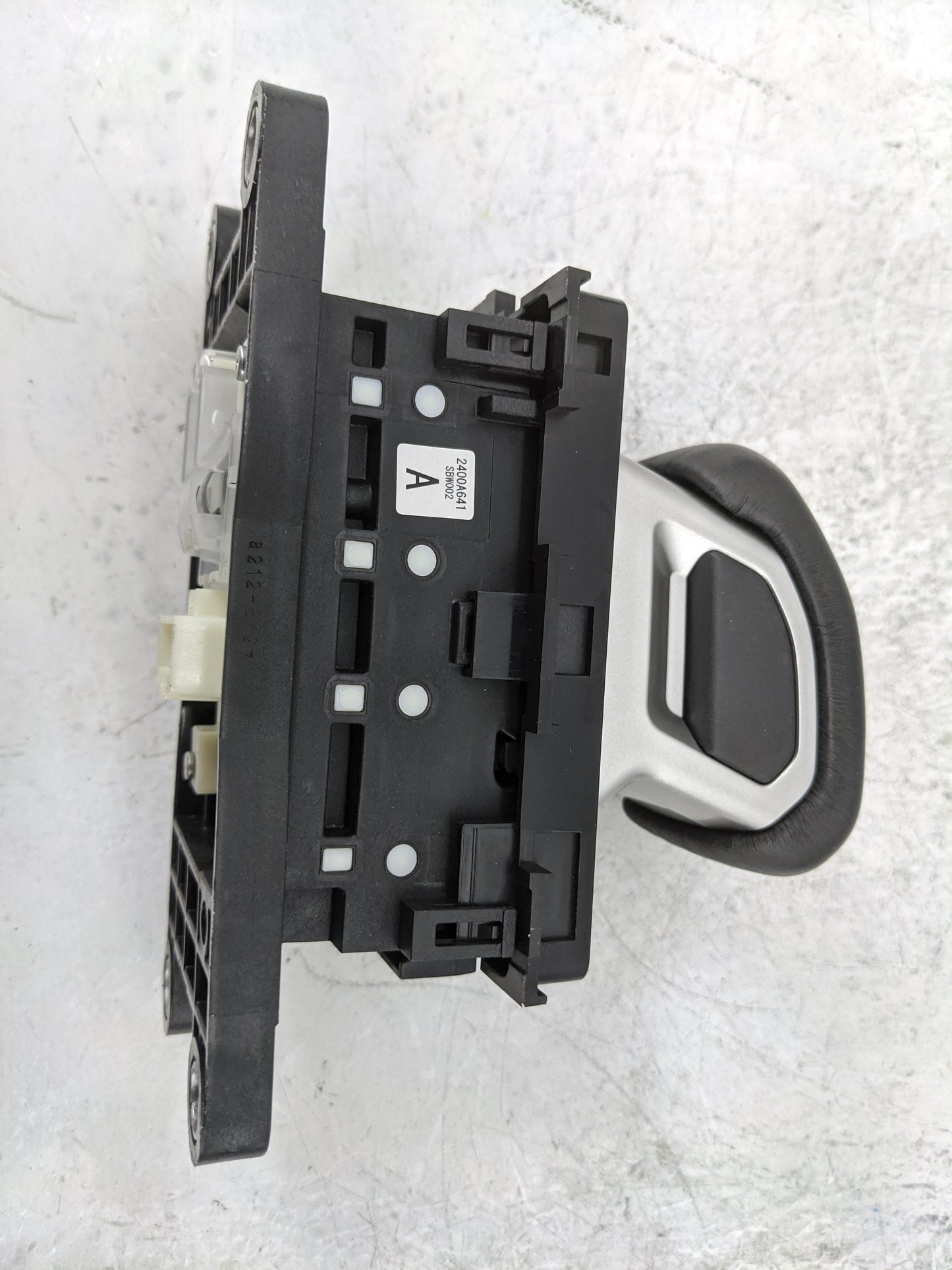 2023 Mitsubishi Outlander Floor Console Assembly Shifter - Oemusedautoparts1.com