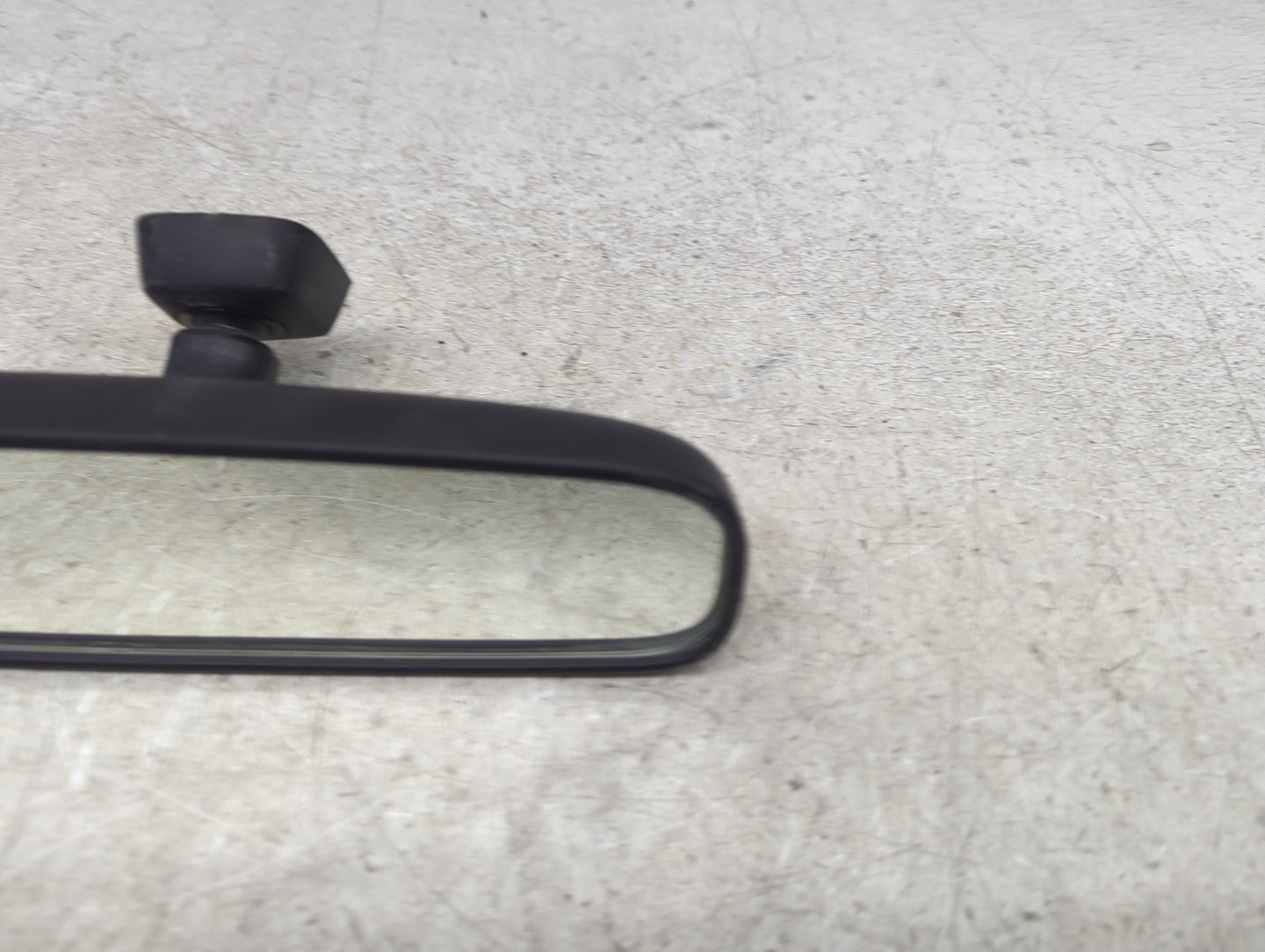 2023 Mitsubishi Outlander Interior Rear View Mirror Replacement OEM P/N:E13 027121 E13 018678, E13 1225 Fits OEM Used Auto P