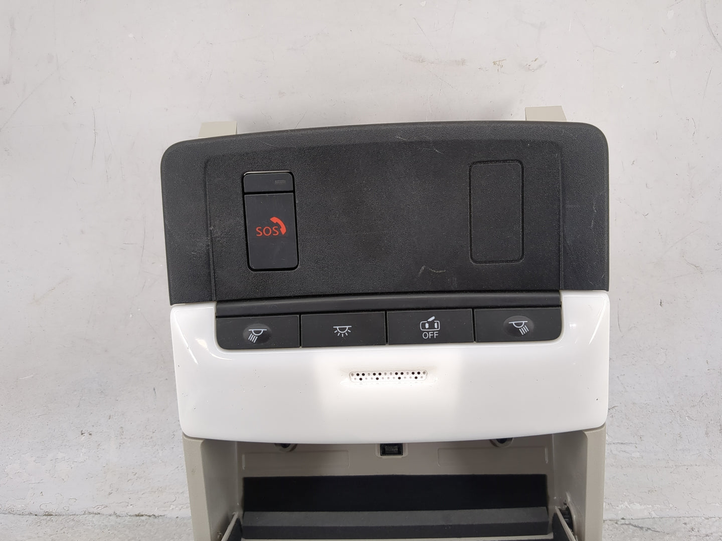 2023 Mitsubishi Outlander Overhead Roof Console Tan - Oemusedautoparts1.com