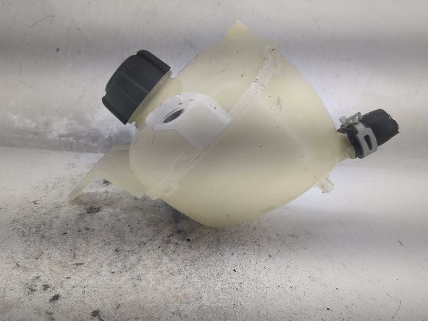 2023 Mitsubishi Outlander Windshield Washer Fluid Reservoir Bottle Oem - Oemusedautoparts1.com