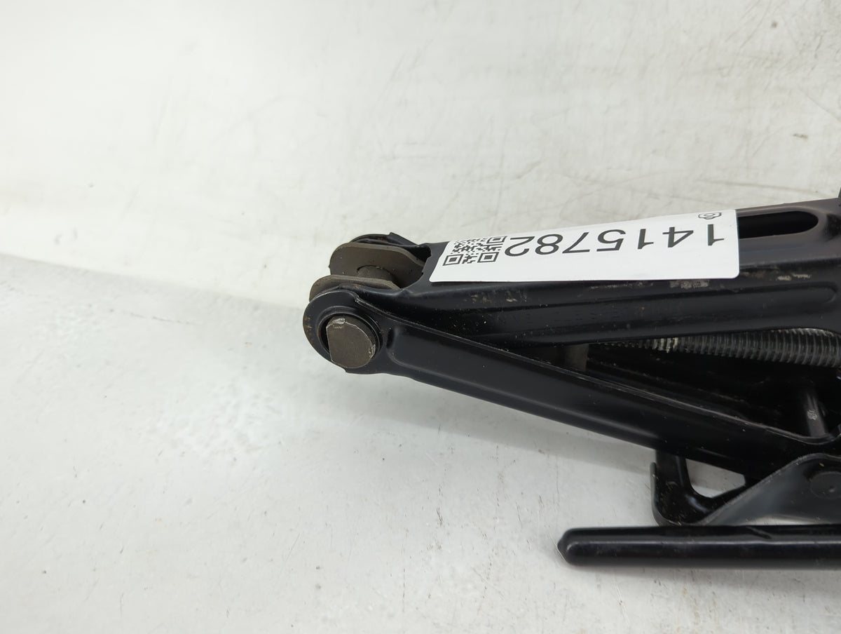 2023 Nissan Altima Spare Scissor Car Jack 1415782 - Oemusedautoparts1.com