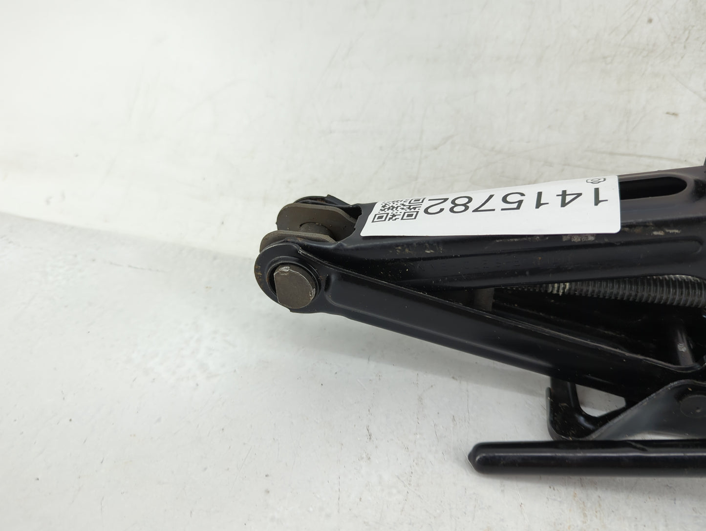 2023 Nissan Altima Spare Scissor Car Jack - Oemusedautoparts1.com