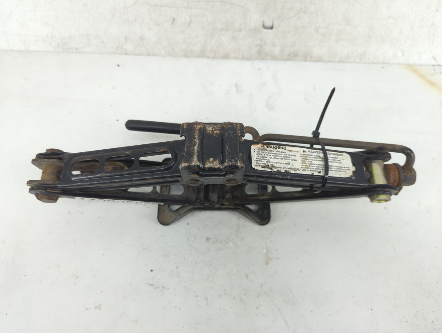 2023 Nissan Altima Spare Scissor Car Jack - Oemusedautoparts1.com