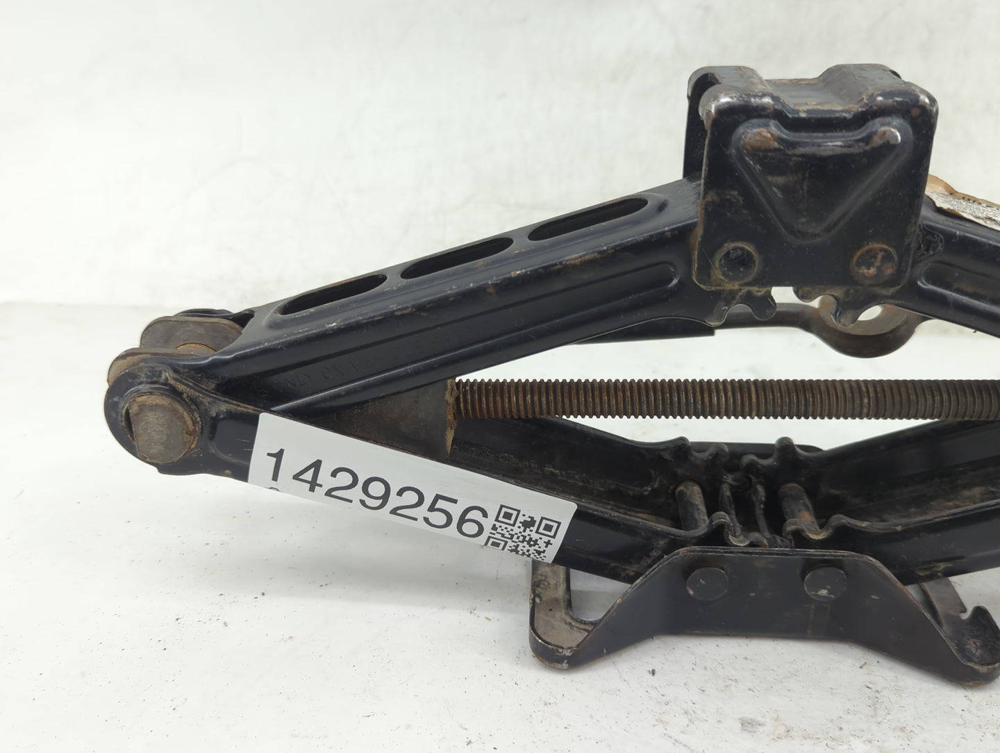 2023 Nissan Altima Spare Scissor Car Jack - Oemusedautoparts1.com